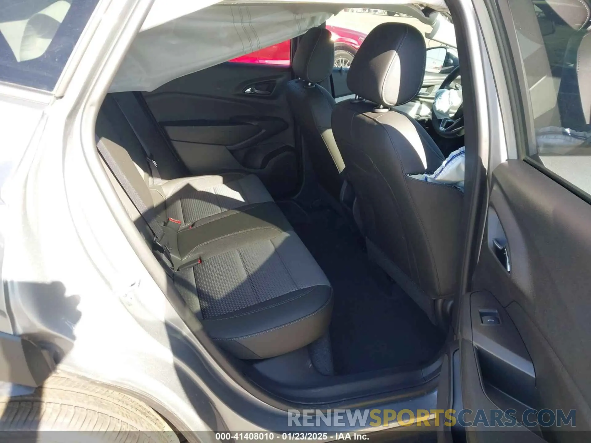 8 Photograph of a damaged car KL77LHEPXSC060523 CHEVROLET TRAX 2025