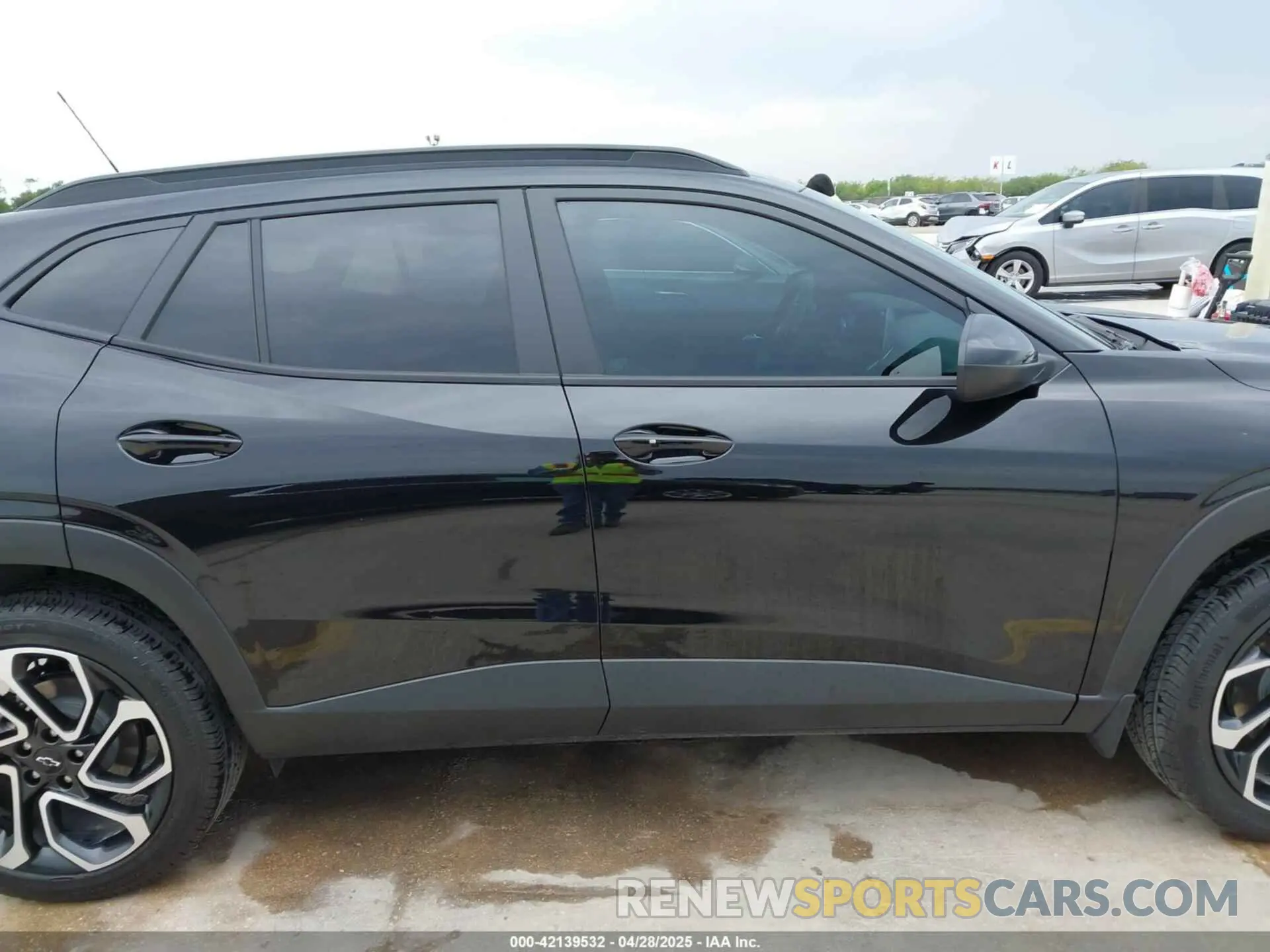 13 Photograph of a damaged car KL77LJEP0SC034200 CHEVROLET TRAX 2025