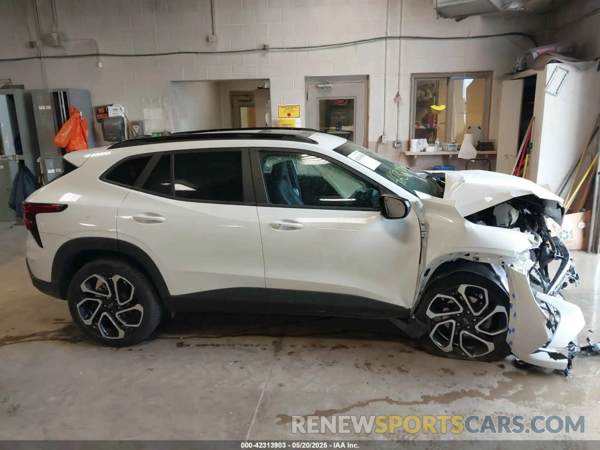 12 Photograph of a damaged car KL77LJEP1SC011704 CHEVROLET TRAX 2025