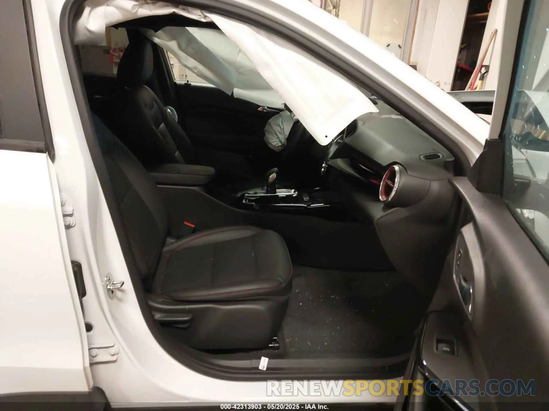5 Photograph of a damaged car KL77LJEP1SC011704 CHEVROLET TRAX 2025