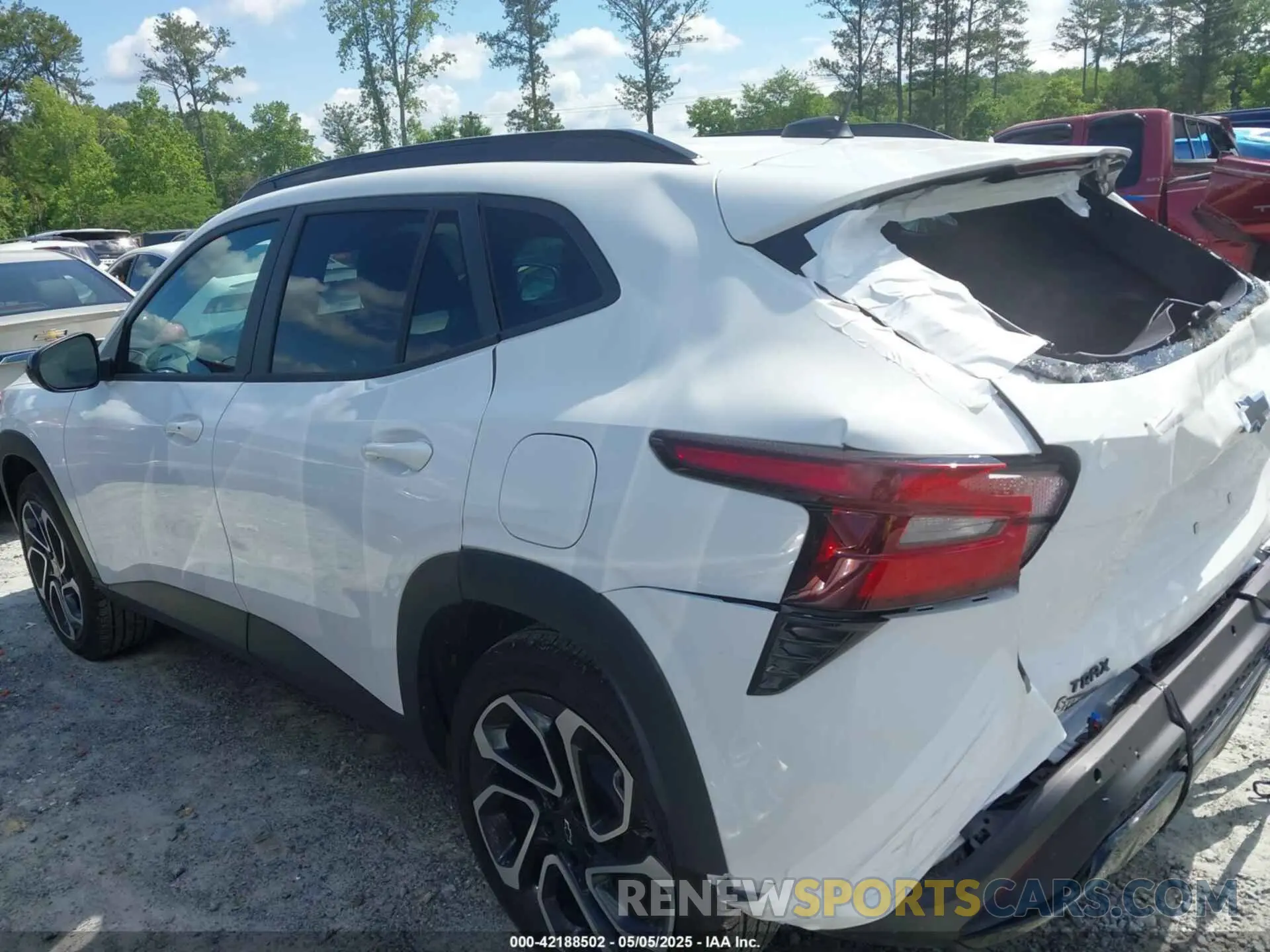 14 Photograph of a damaged car KL77LJEP1SC165782 CHEVROLET TRAX 2025