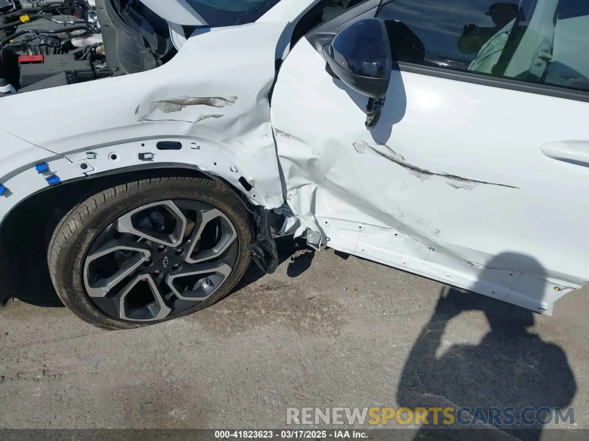 6 Photograph of a damaged car KL77LJEP2SC032397 CHEVROLET TRAX 2025
