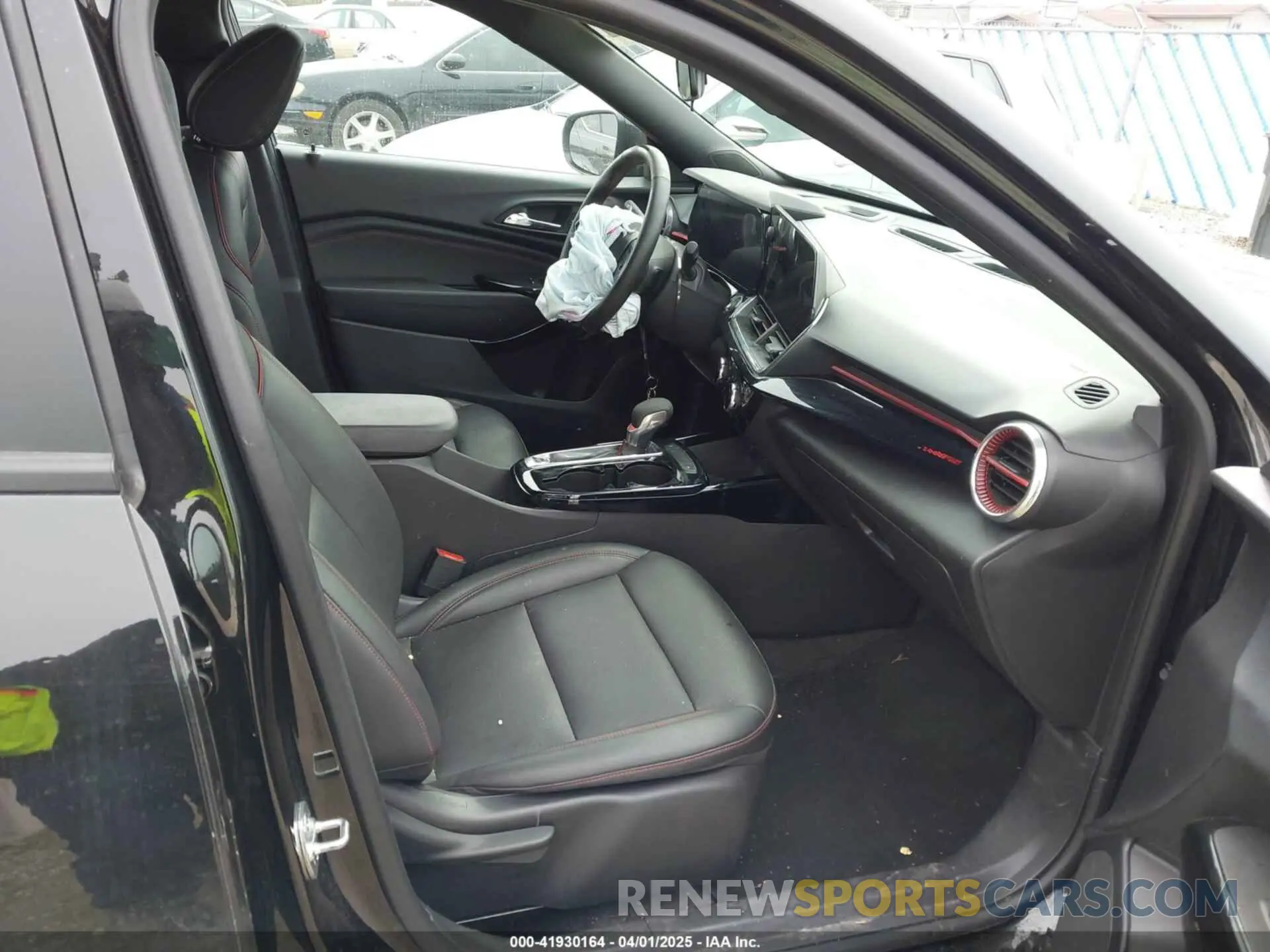5 Photograph of a damaged car KL77LJEP2SC042511 CHEVROLET TRAX 2025