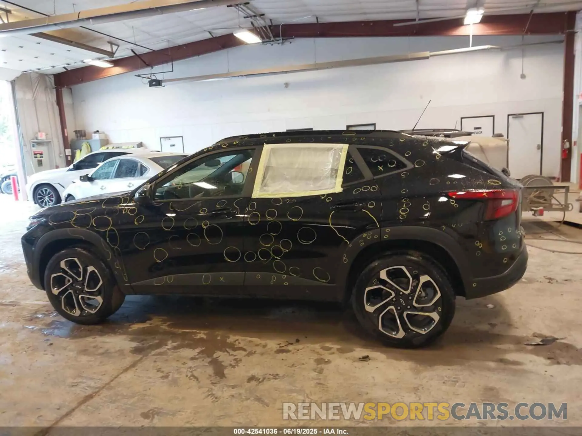 14 Photograph of a damaged car KL77LJEP2SC236214 CHEVROLET TRAX 2025
