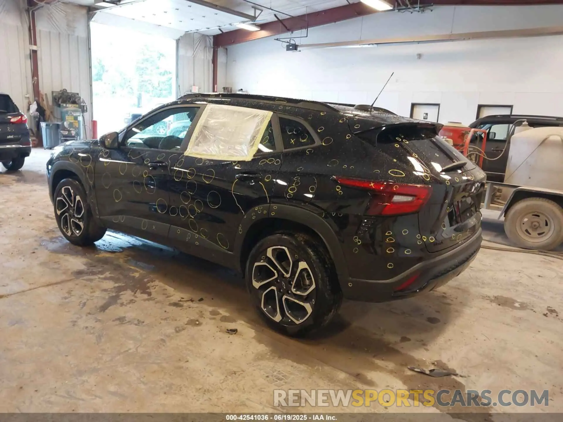 3 Photograph of a damaged car KL77LJEP2SC236214 CHEVROLET TRAX 2025