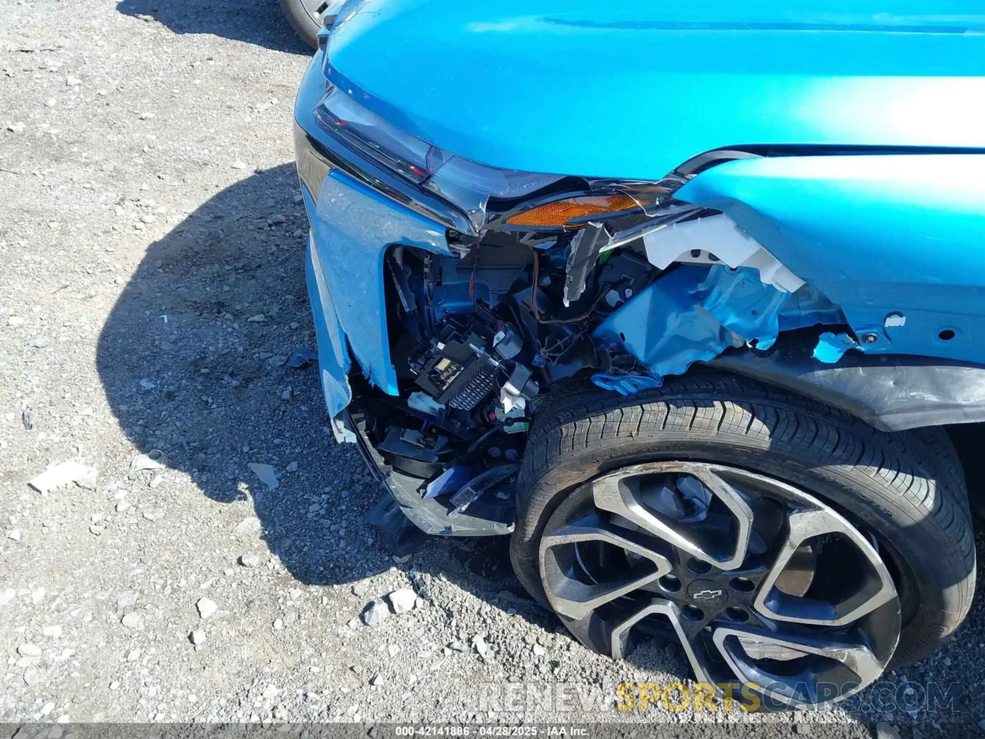 6 Photograph of a damaged car KL77LJEP3SC111433 CHEVROLET TRAX 2025