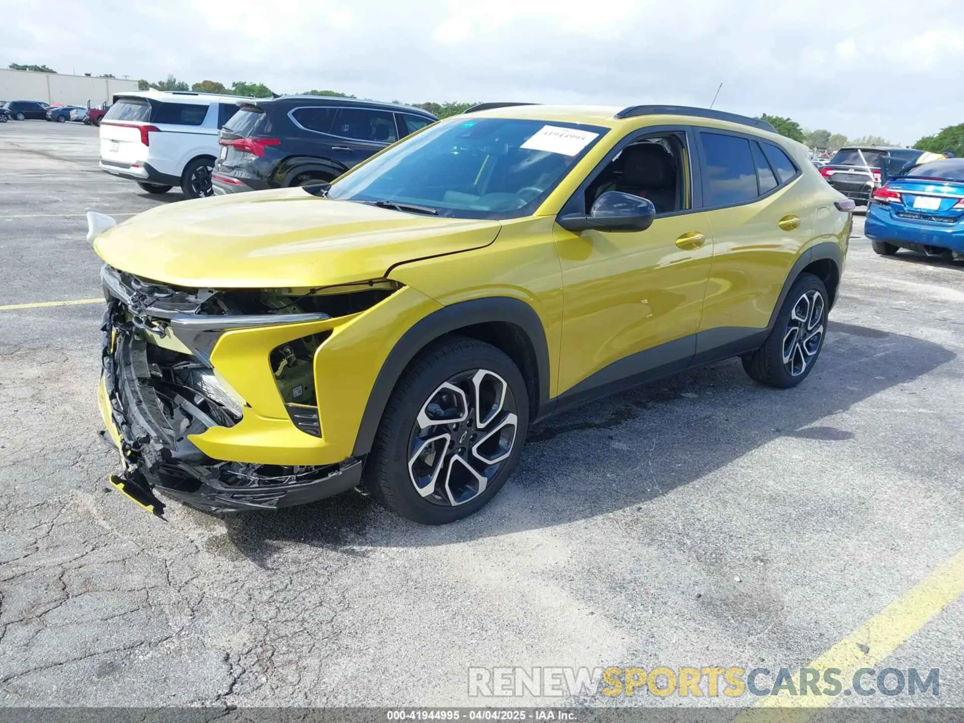 2 Photograph of a damaged car KL77LJEP4SC073257 CHEVROLET TRAX 2025