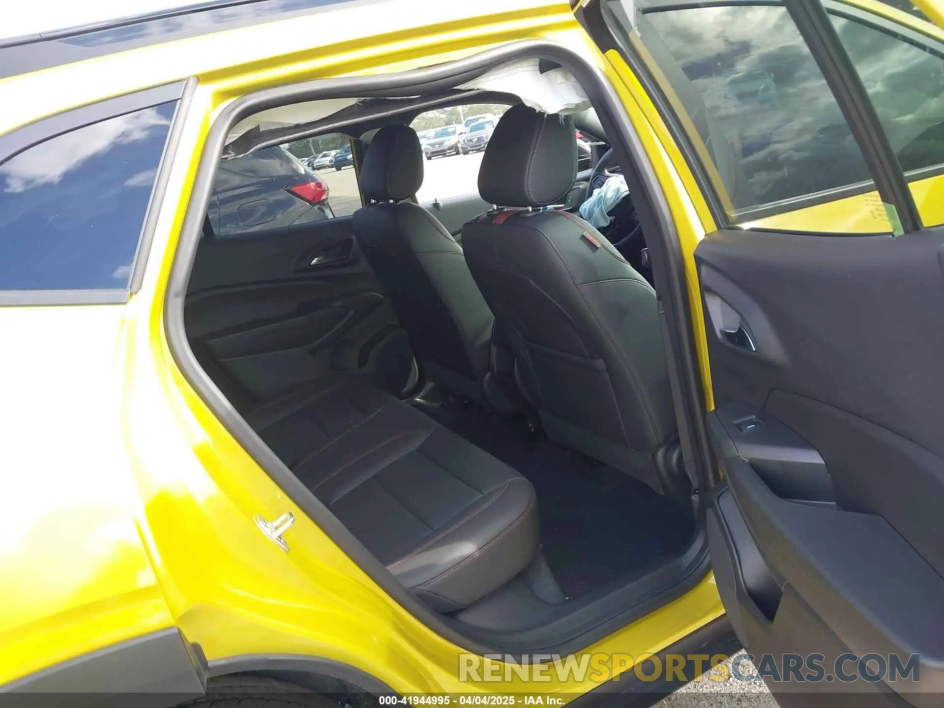 8 Photograph of a damaged car KL77LJEP4SC073257 CHEVROLET TRAX 2025