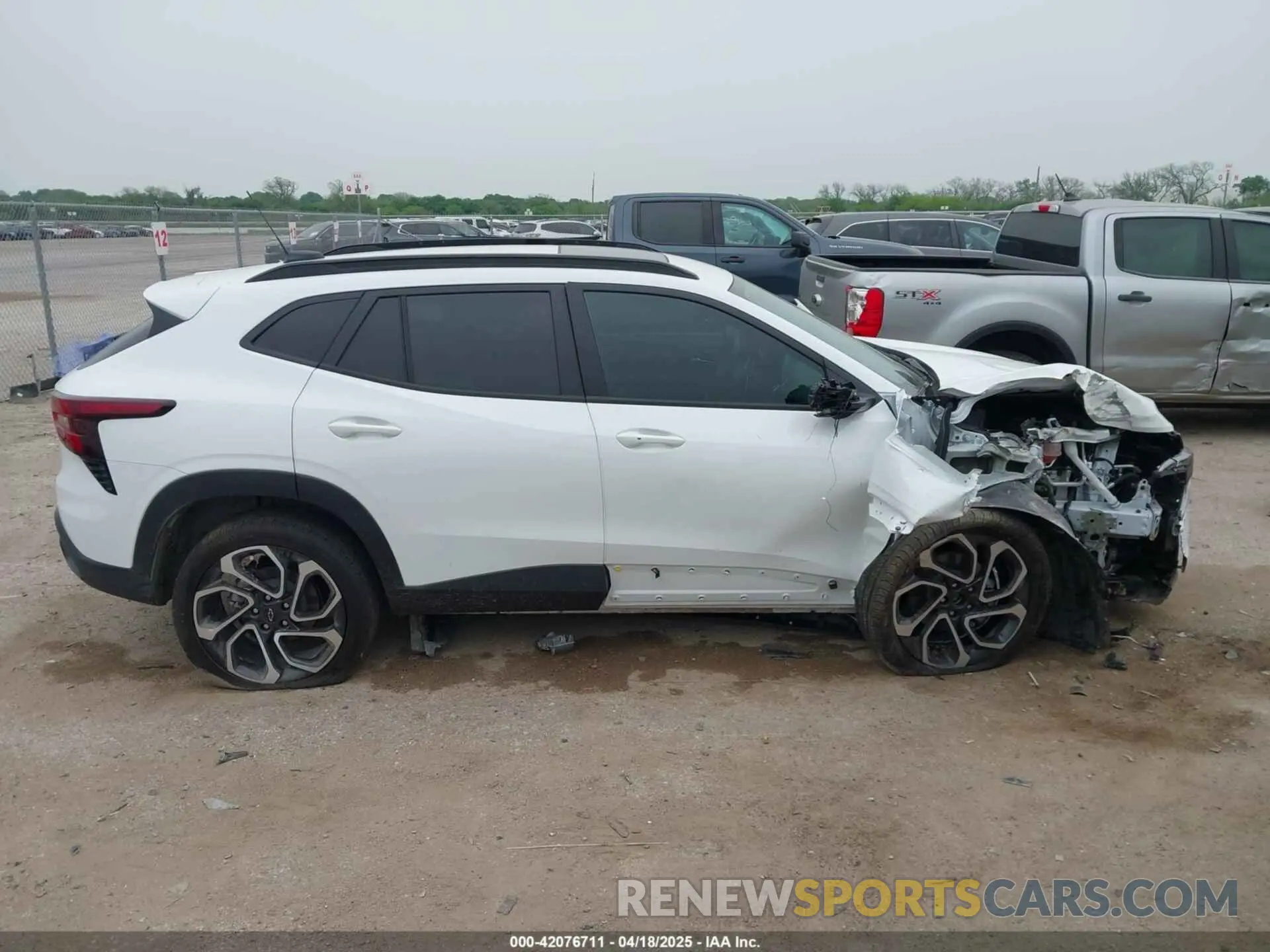 13 Photograph of a damaged car KL77LJEP5SC036783 CHEVROLET TRAX 2025