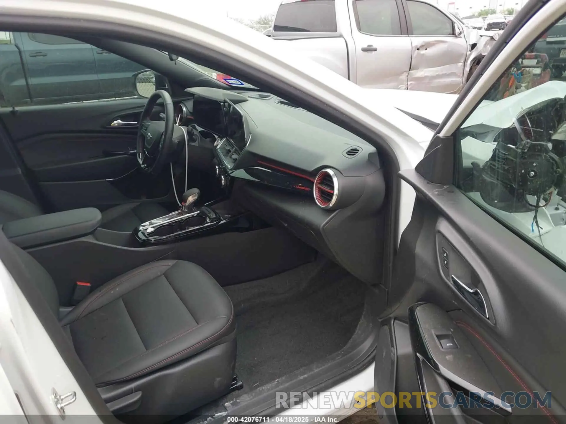 5 Photograph of a damaged car KL77LJEP5SC036783 CHEVROLET TRAX 2025