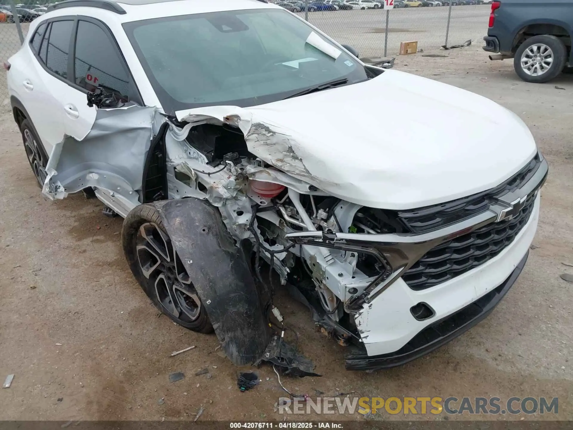 6 Photograph of a damaged car KL77LJEP5SC036783 CHEVROLET TRAX 2025