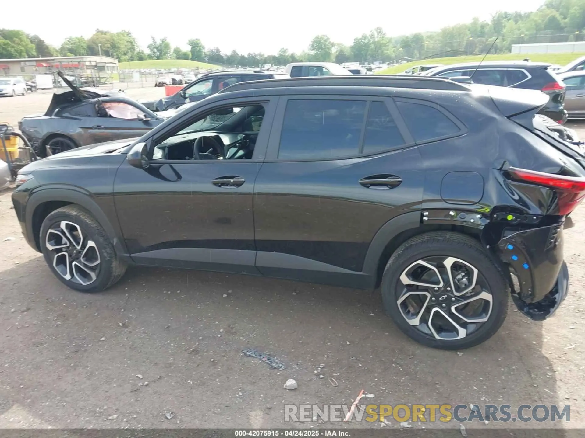 14 Photograph of a damaged car KL77LJEP6SC219657 CHEVROLET TRAX 2025