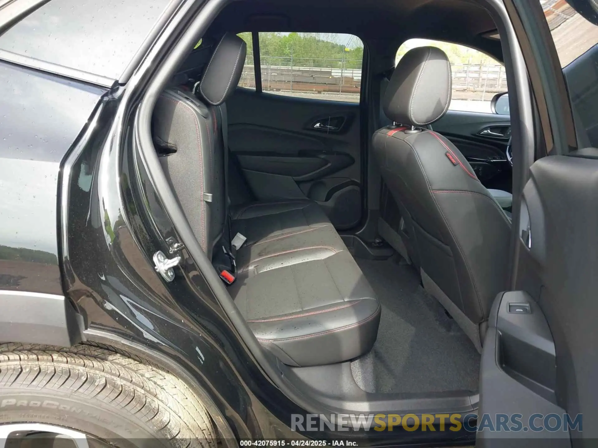 8 Photograph of a damaged car KL77LJEP6SC219657 CHEVROLET TRAX 2025
