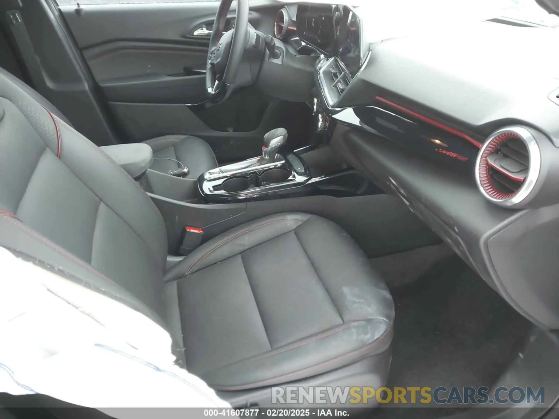 5 Photograph of a damaged car KL77LJEP7SC033660 CHEVROLET TRAX 2025
