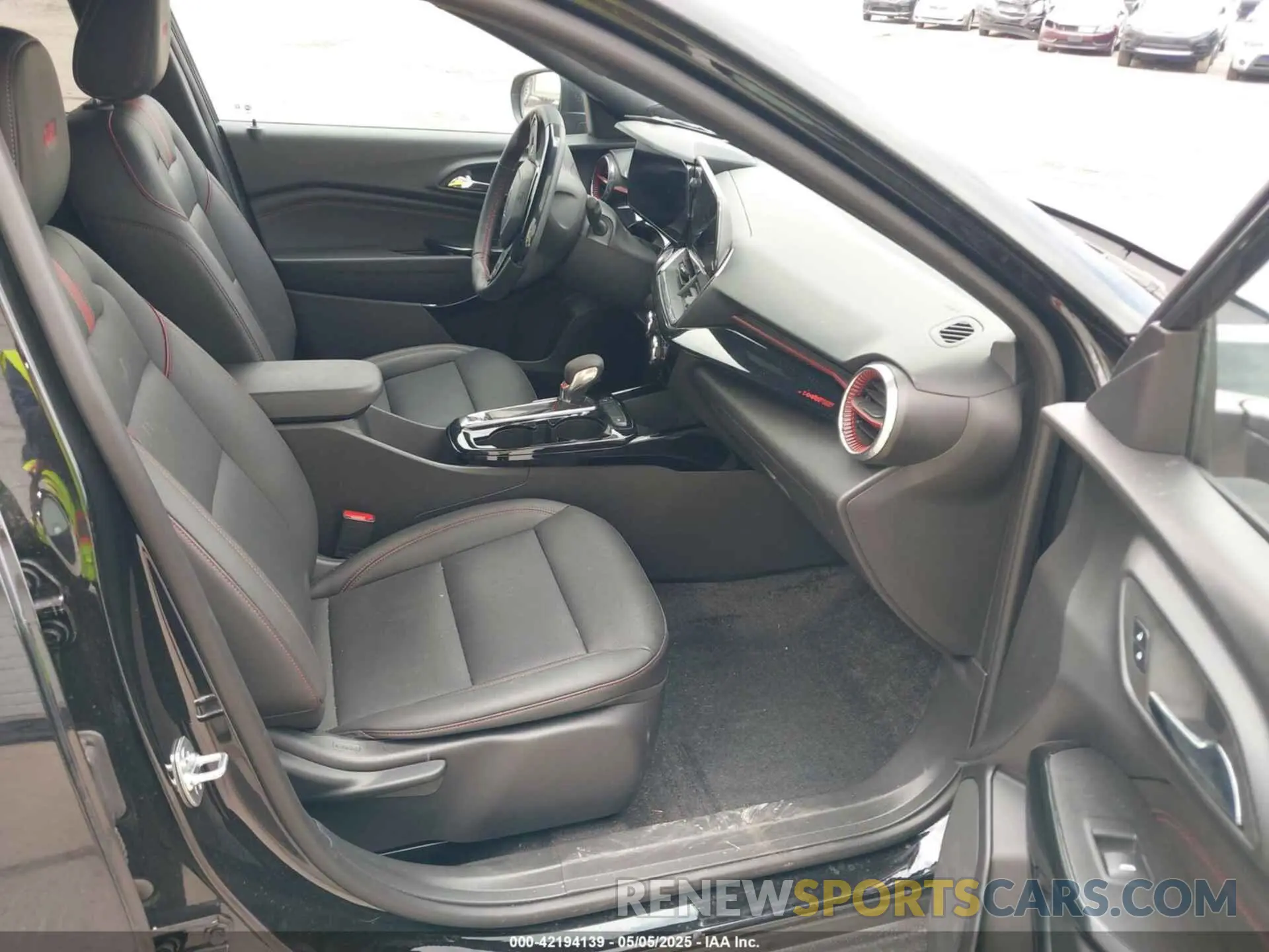 5 Photograph of a damaged car KL77LJEP7SC151580 CHEVROLET TRAX 2025