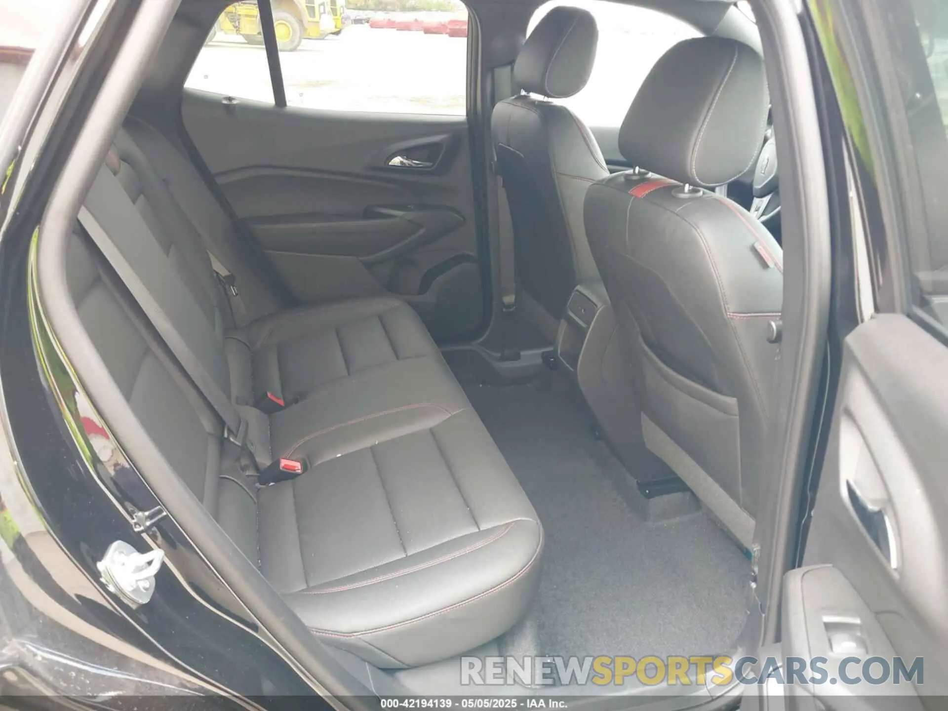 8 Photograph of a damaged car KL77LJEP7SC151580 CHEVROLET TRAX 2025