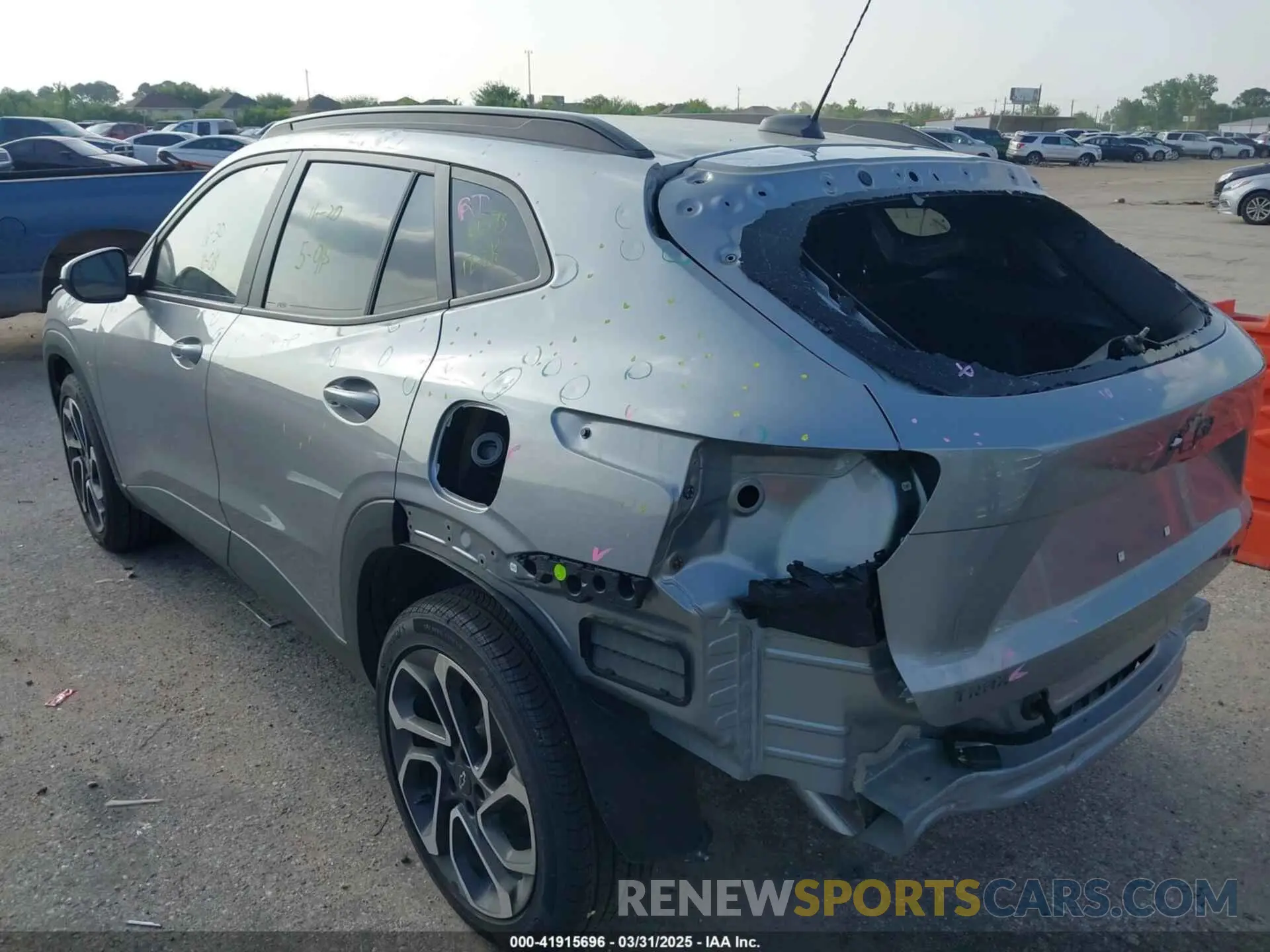 3 Photograph of a damaged car KL77LJEP8SC037636 CHEVROLET TRAX 2025