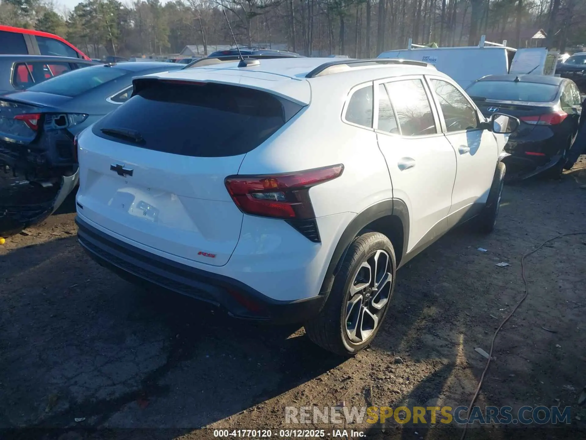 4 Photograph of a damaged car KL77LJEP9SC068636 CHEVROLET TRAX 2025