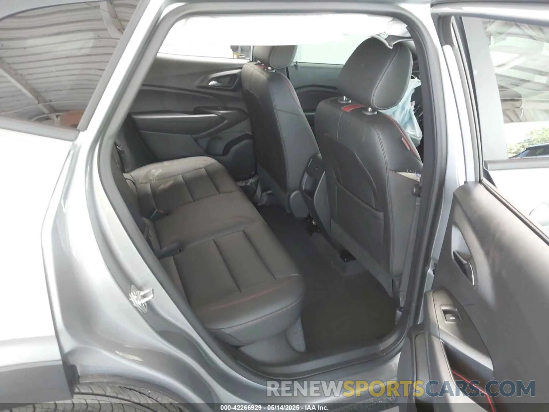 8 Photograph of a damaged car KL77LJEPXSC163836 CHEVROLET TRAX 2025