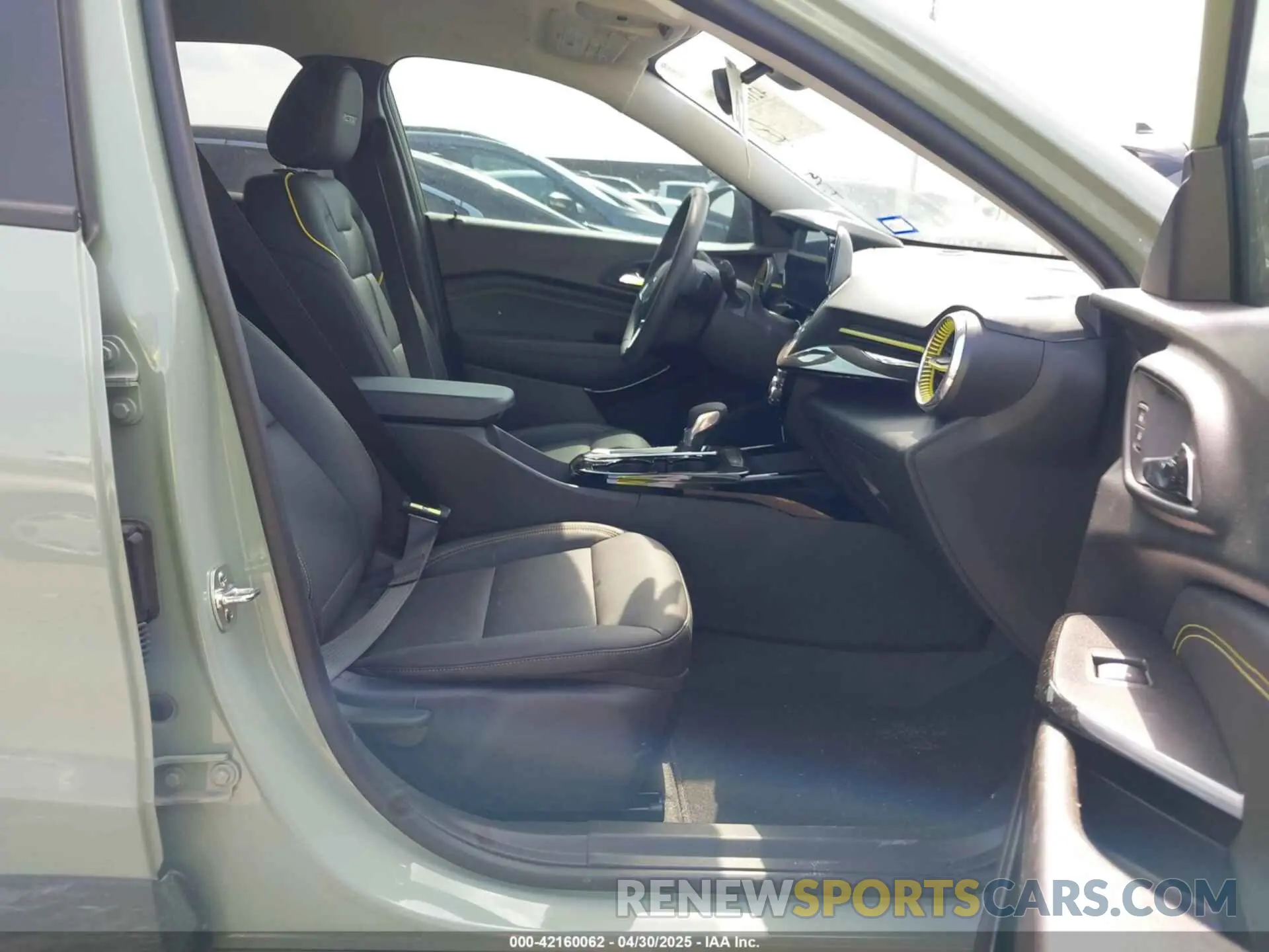 5 Photograph of a damaged car KL77LKEP0SC124839 CHEVROLET TRAX 2025