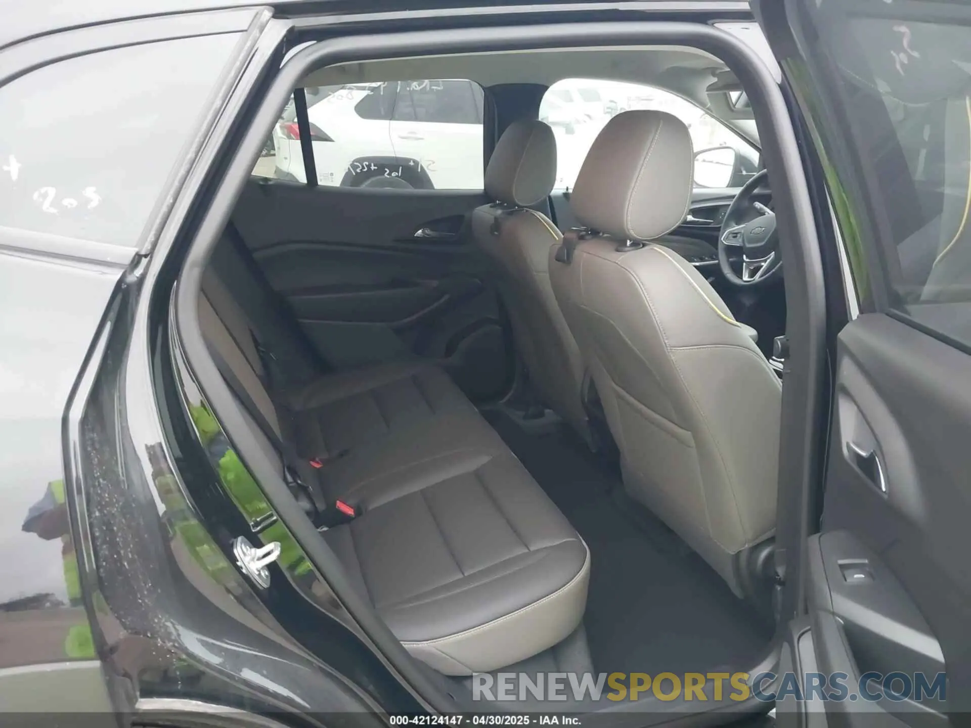 8 Photograph of a damaged car KL77LKEP1SC143223 CHEVROLET TRAX 2025