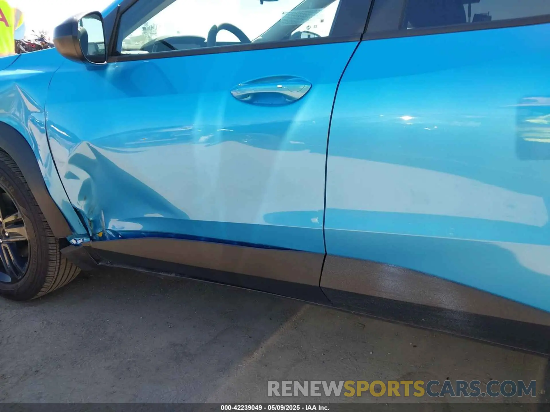 17 Photograph of a damaged car KL77LKEP2SC039520 CHEVROLET TRAX 2025