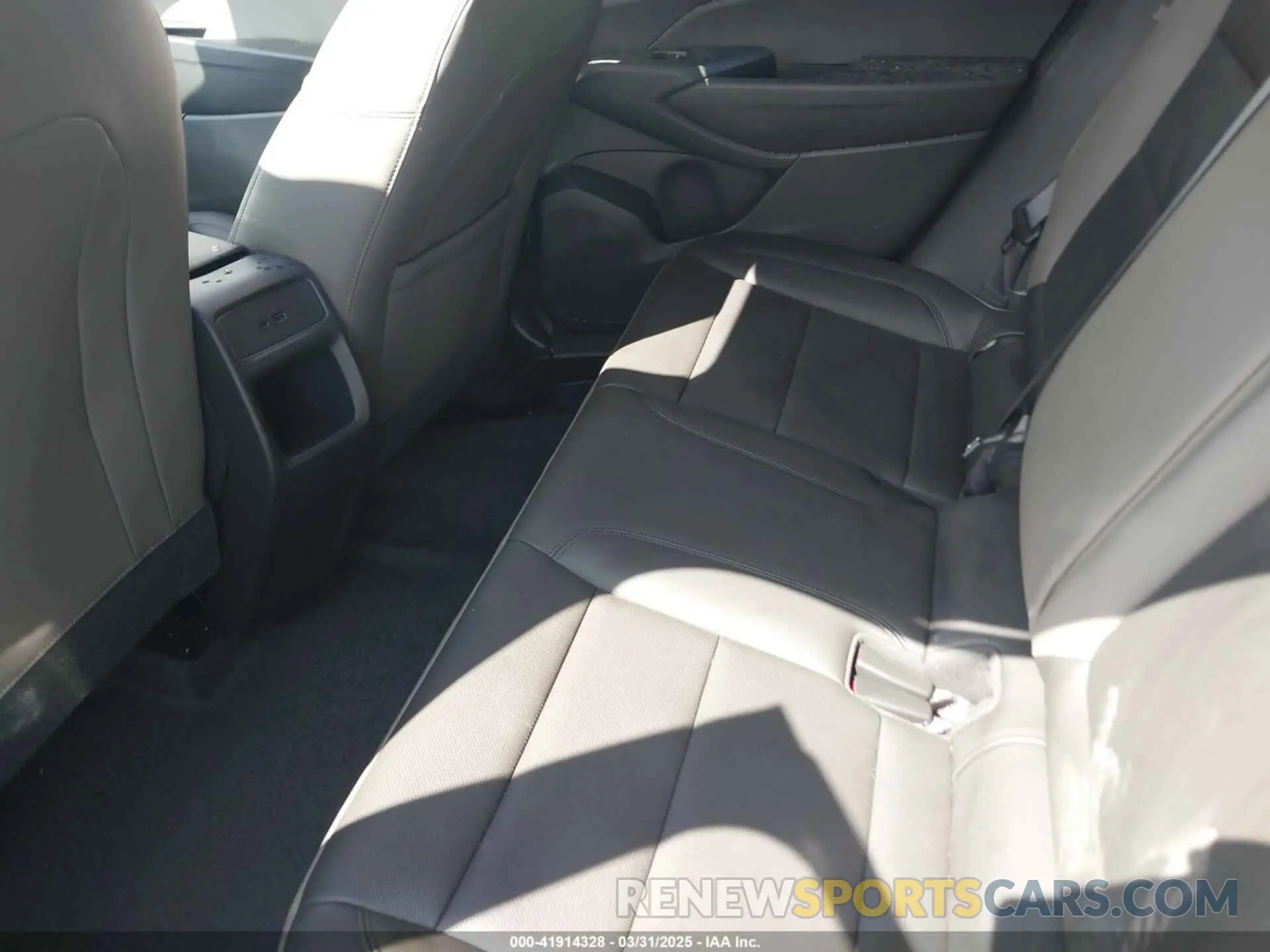 8 Photograph of a damaged car KL77LKEP2SC118878 CHEVROLET TRAX 2025