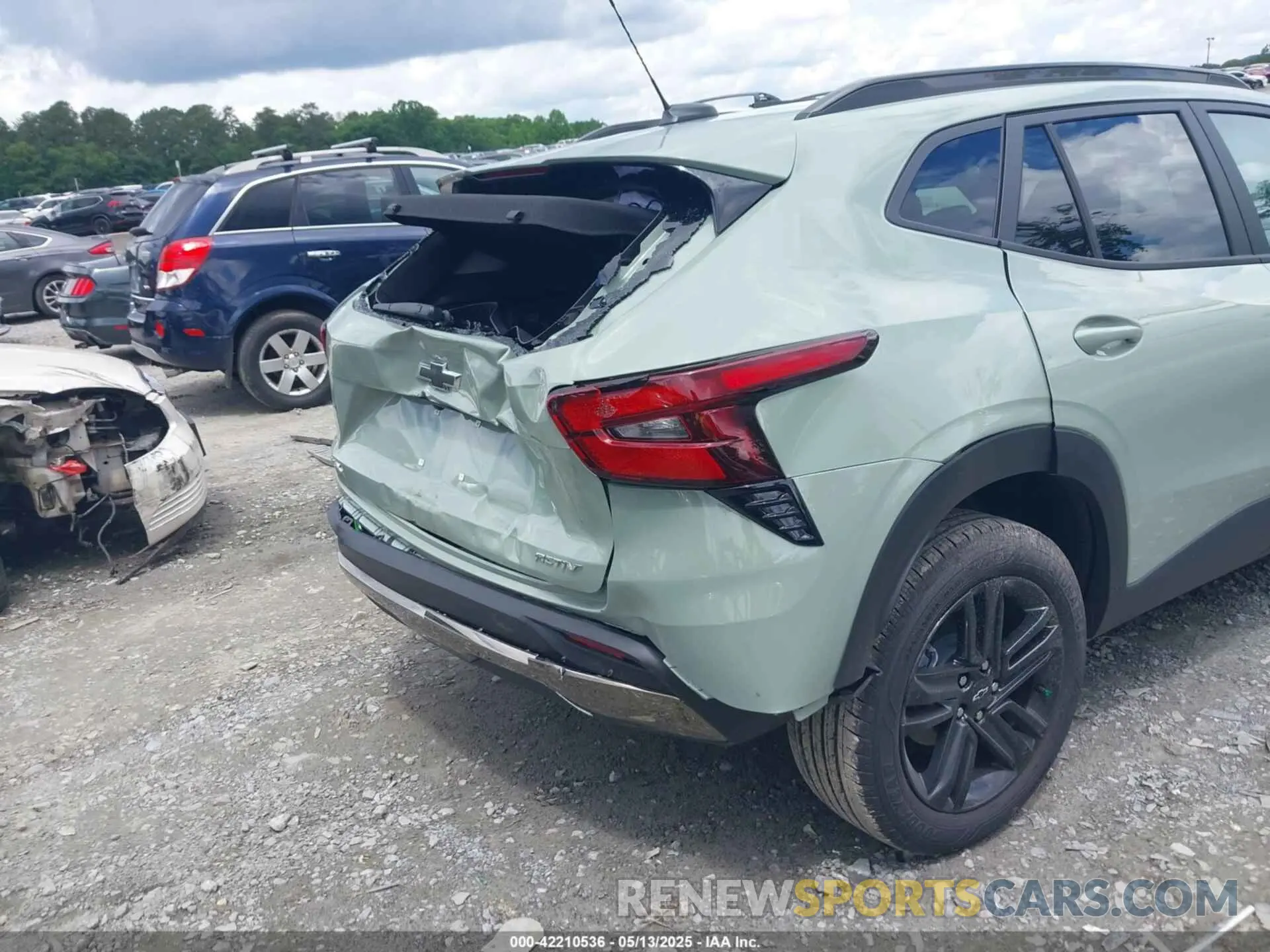 6 Photograph of a damaged car KL77LKEP2SC210881 CHEVROLET TRAX 2025