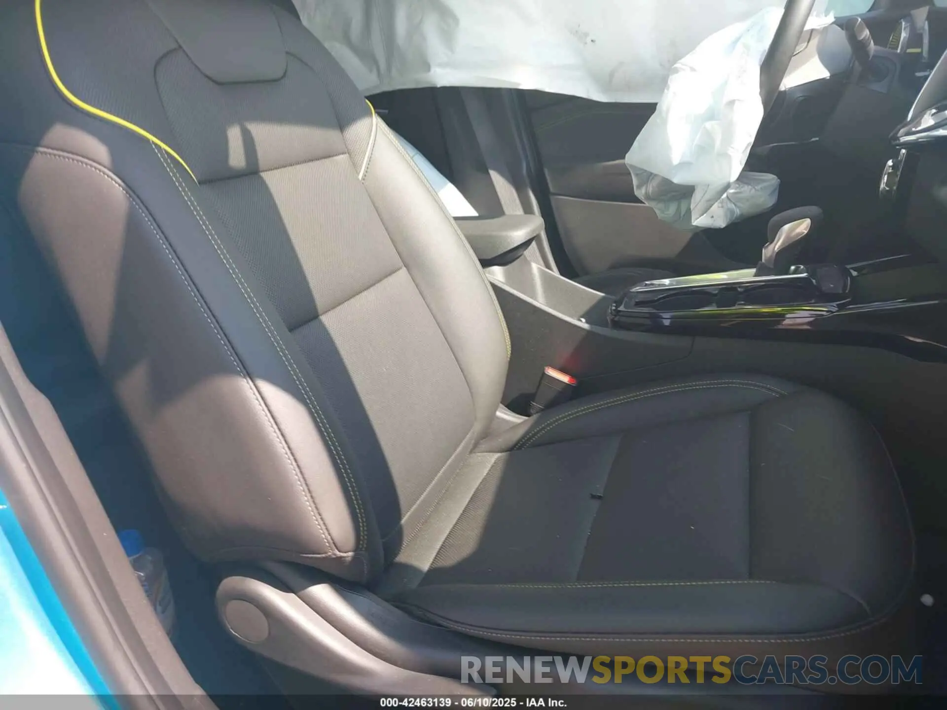 5 Photograph of a damaged car KL77LKEP3SC117612 CHEVROLET TRAX 2025