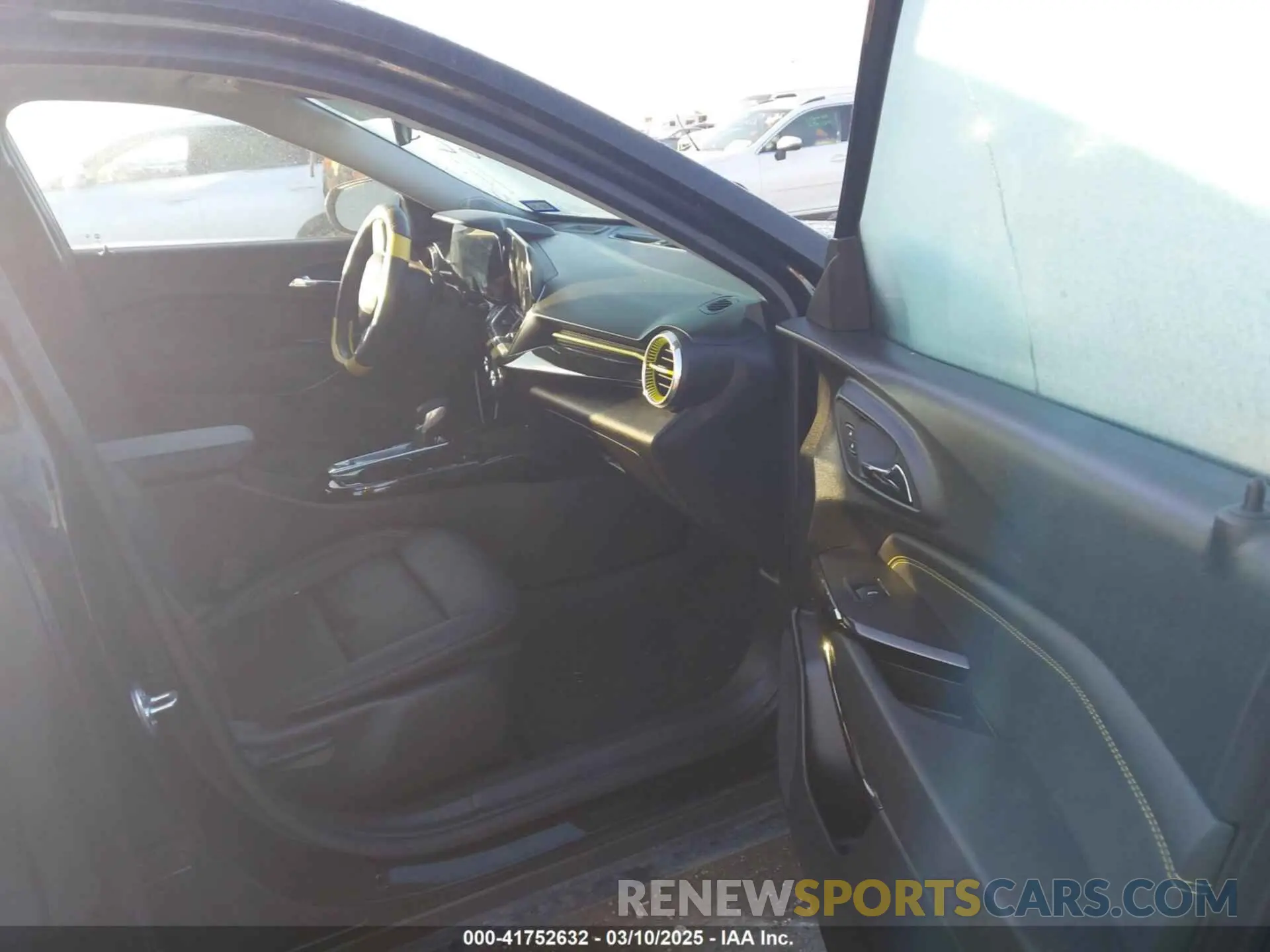 5 Photograph of a damaged car KL77LKEP4SC035310 CHEVROLET TRAX 2025