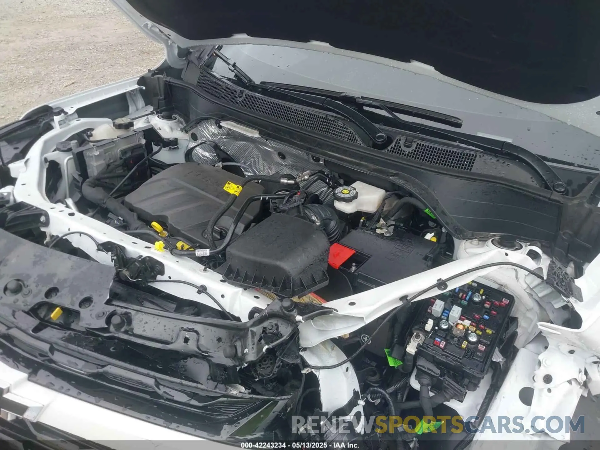 10 Photograph of a damaged car KL77LKEP4SC086886 CHEVROLET TRAX 2025