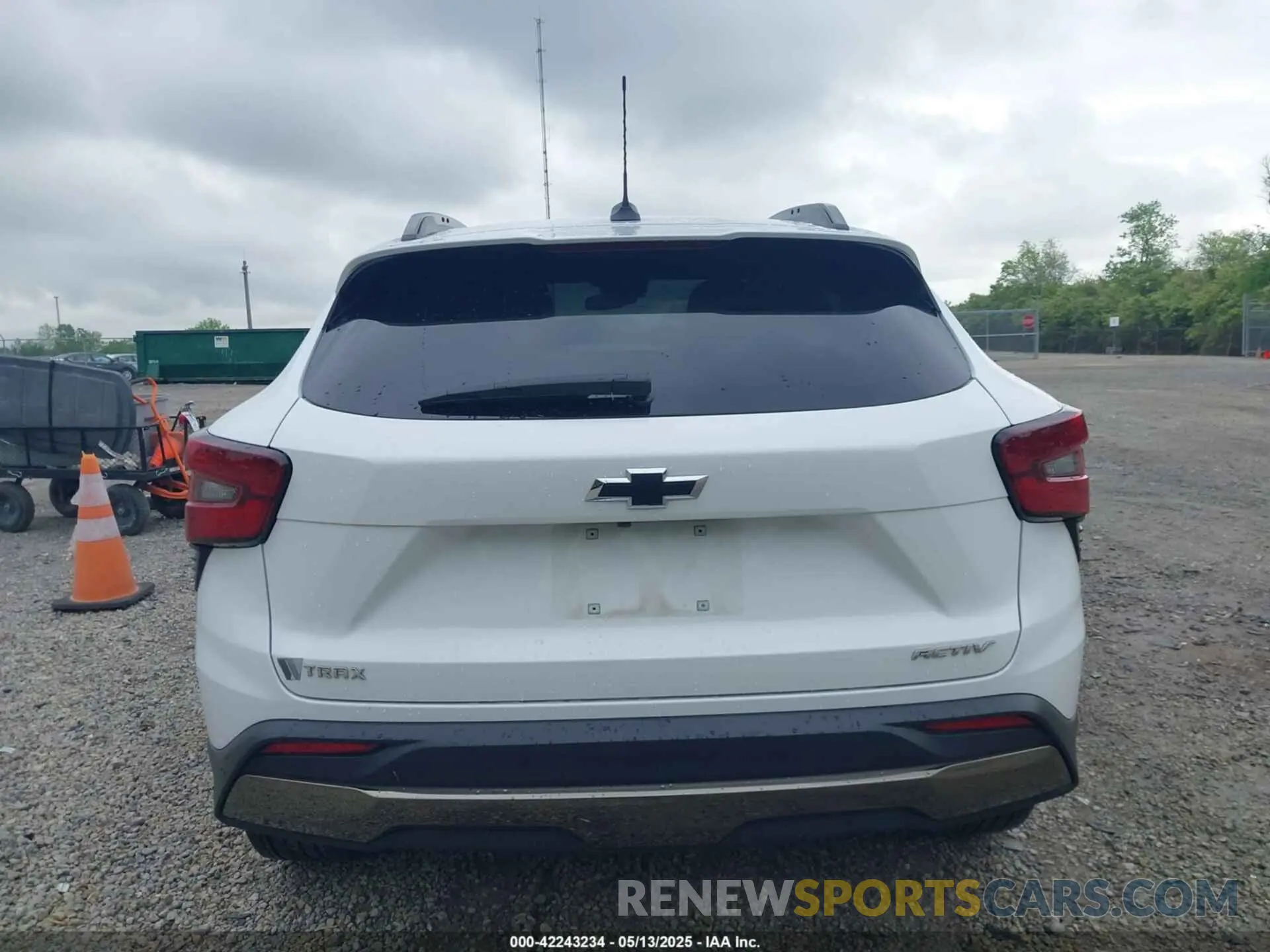 16 Photograph of a damaged car KL77LKEP4SC086886 CHEVROLET TRAX 2025