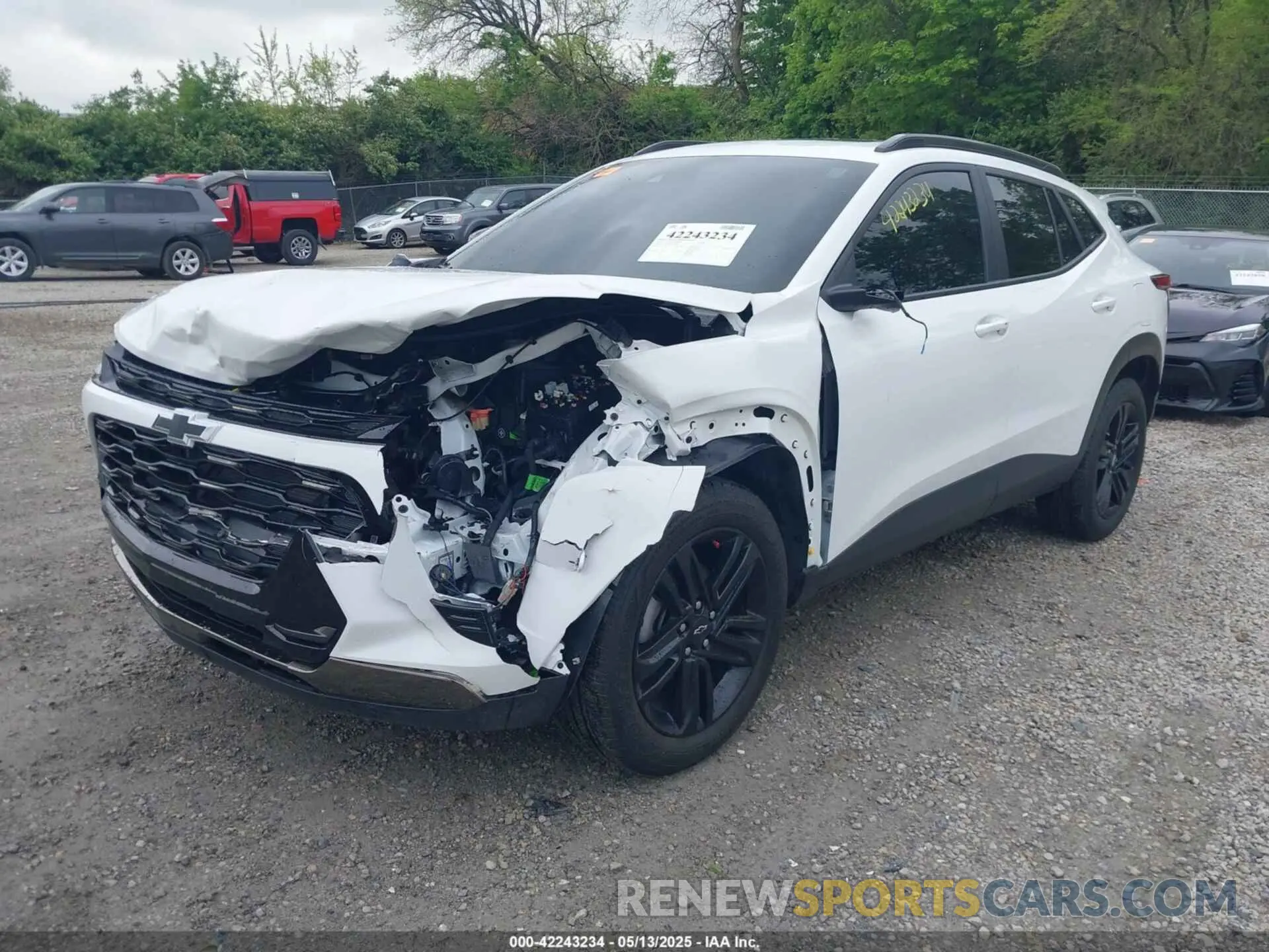 2 Photograph of a damaged car KL77LKEP4SC086886 CHEVROLET TRAX 2025