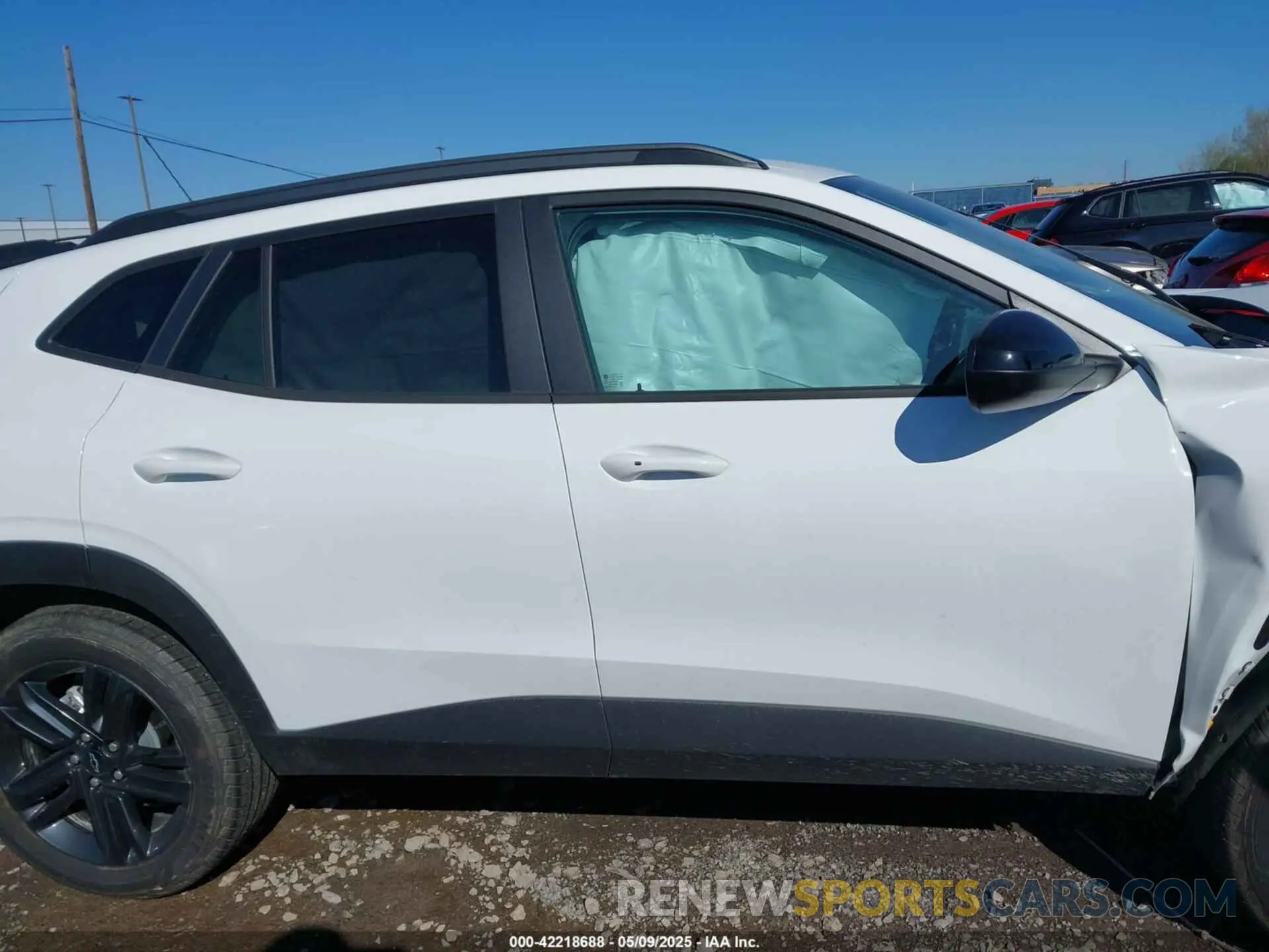 13 Photograph of a damaged car KL77LKEP4SC087116 CHEVROLET TRAX 2025
