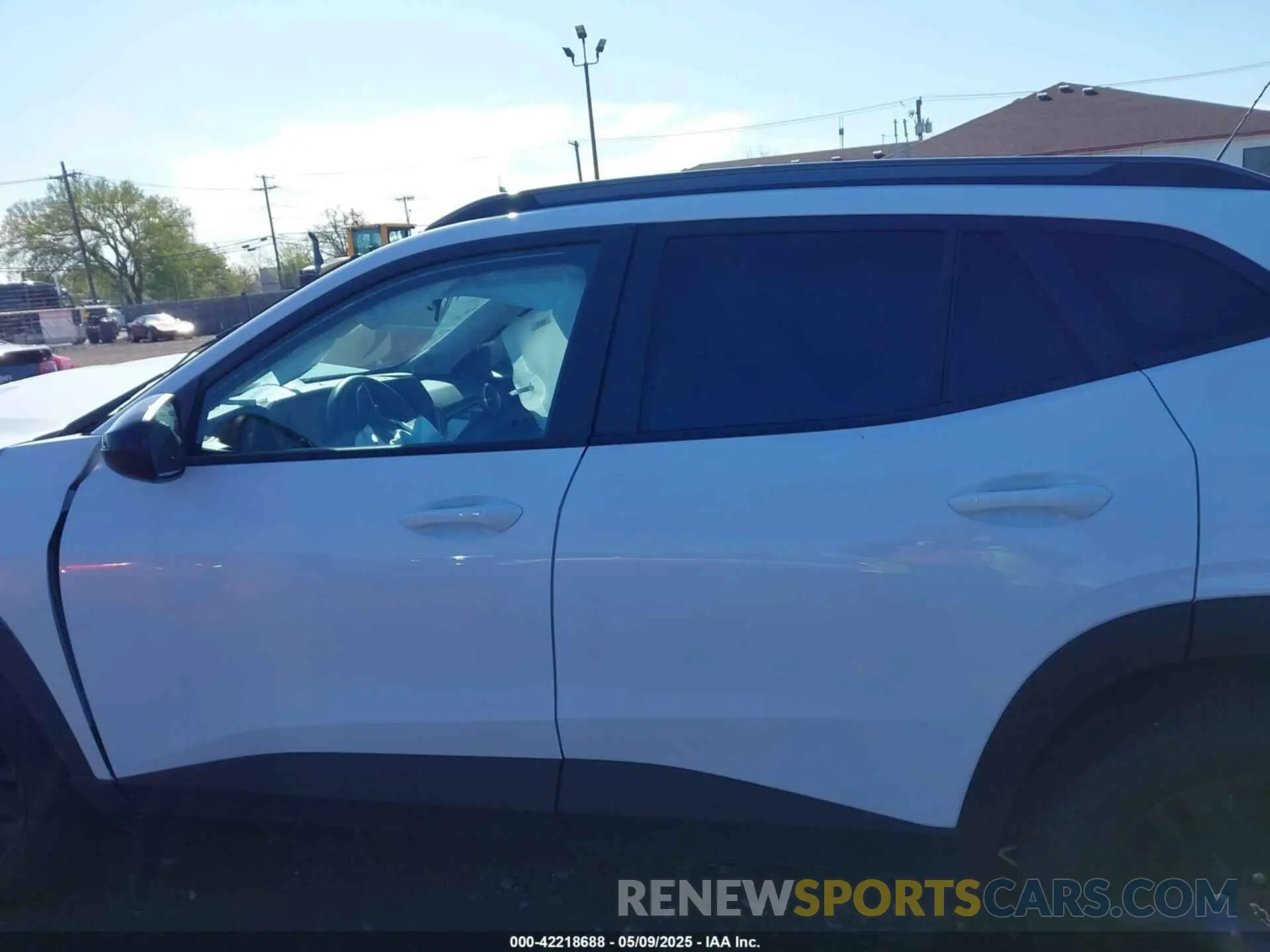 14 Photograph of a damaged car KL77LKEP4SC087116 CHEVROLET TRAX 2025