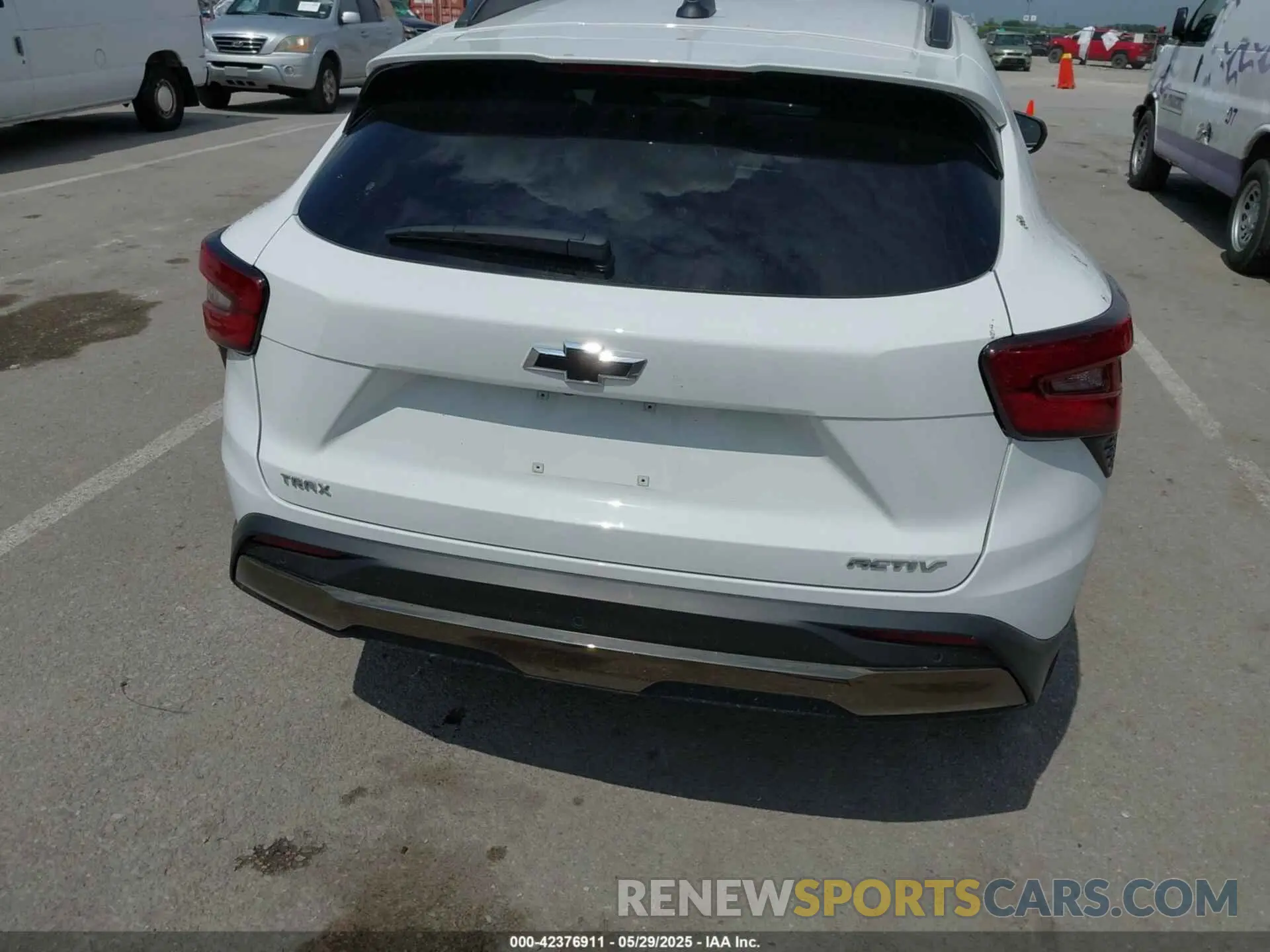 17 Photograph of a damaged car KL77LKEP7SC040856 CHEVROLET TRAX 2025