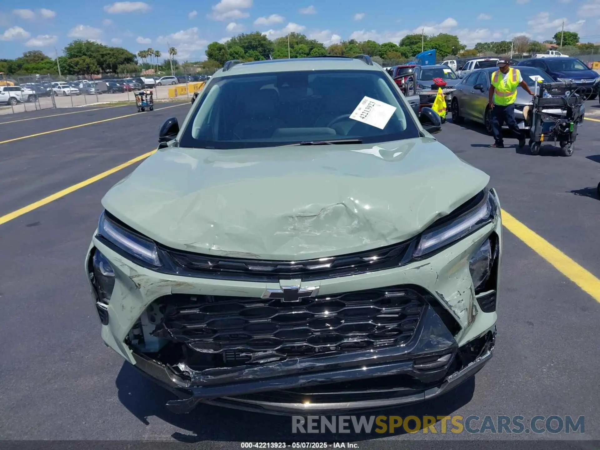 6 Photograph of a damaged car KL77LKEP7SC106127 CHEVROLET TRAX 2025