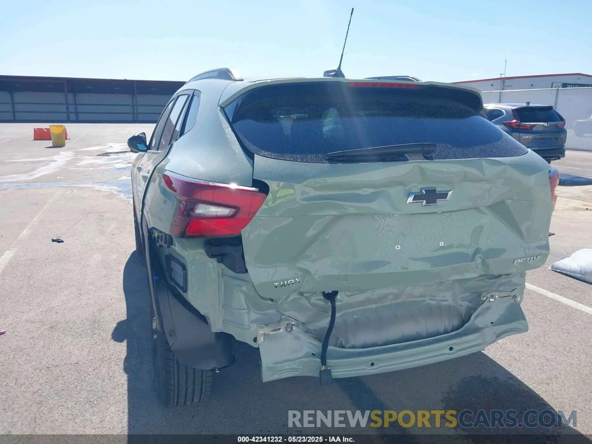 6 Photograph of a damaged car KL77LKEP8SC227944 CHEVROLET TRAX 2025