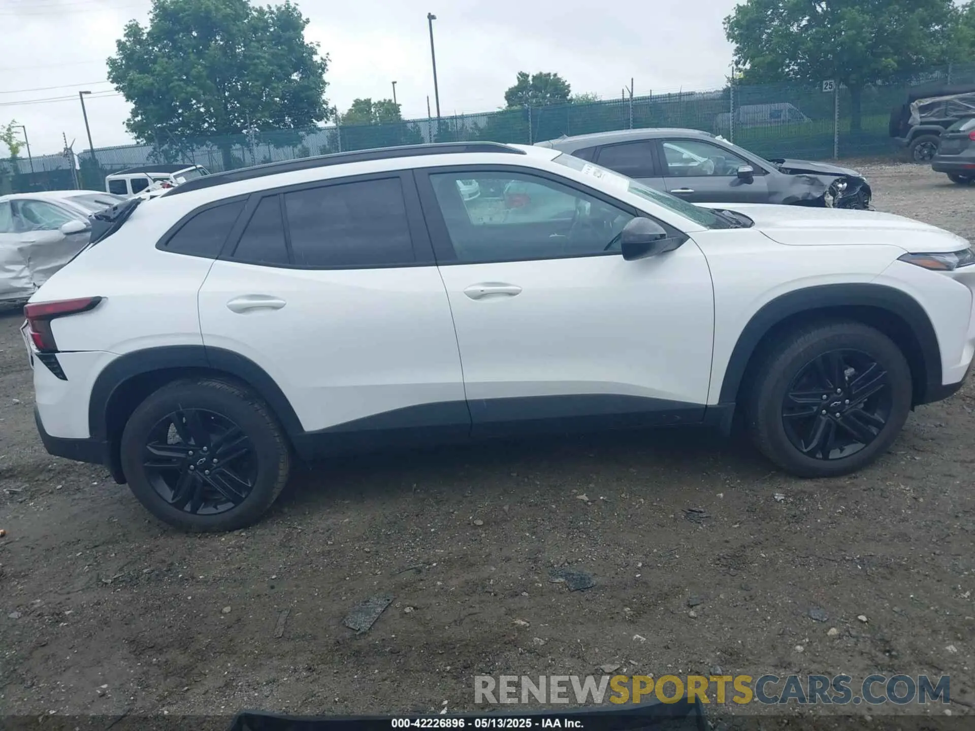 12 Photograph of a damaged car KL77LKEP9SC025856 CHEVROLET TRAX 2025