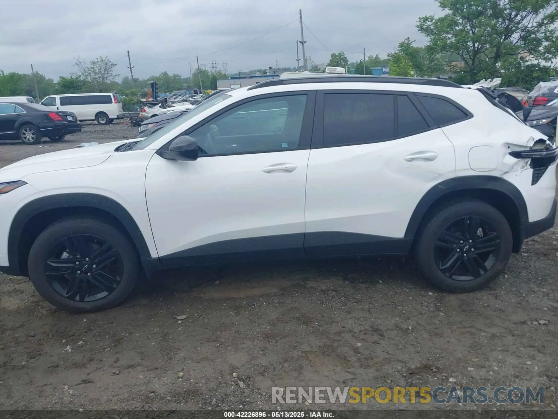 13 Photograph of a damaged car KL77LKEP9SC025856 CHEVROLET TRAX 2025