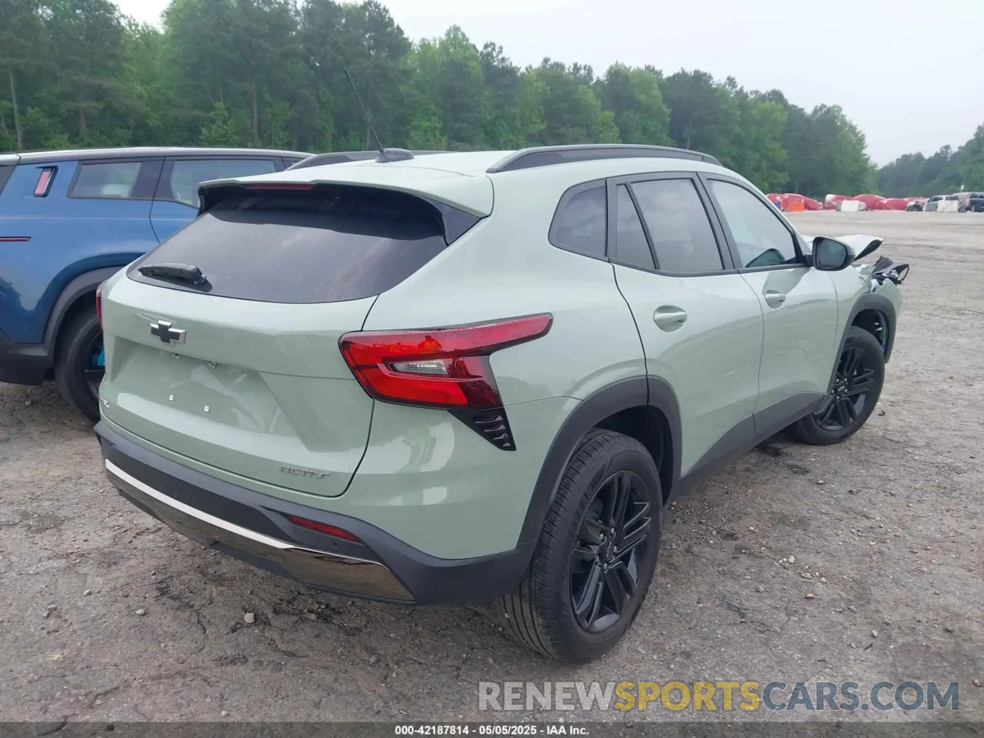 4 Photograph of a damaged car KL77LKEP9SC126850 CHEVROLET TRAX 2025