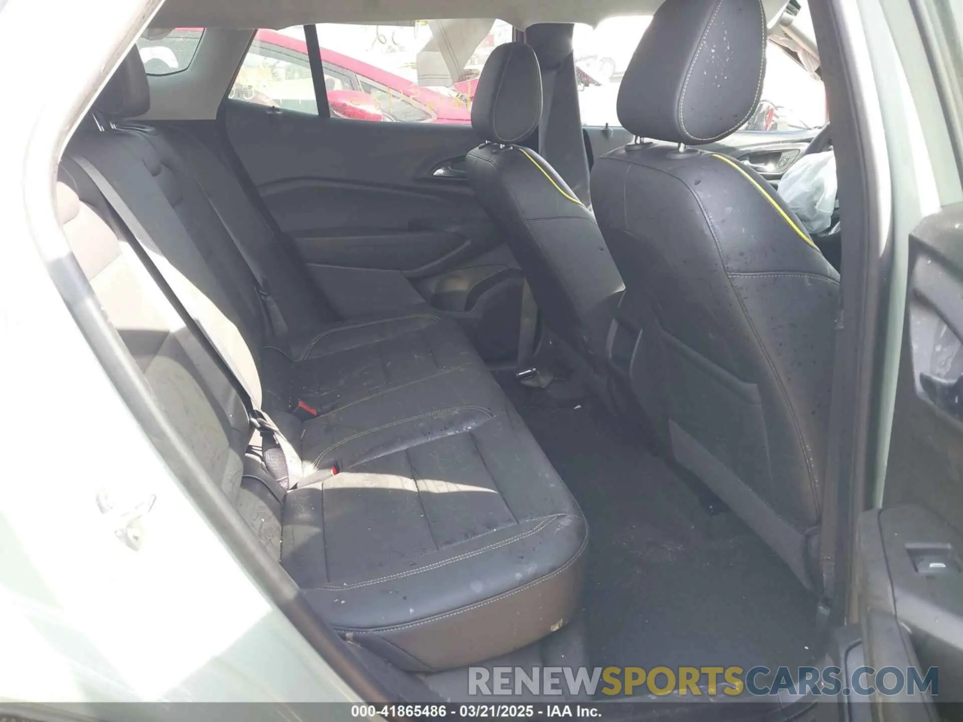 8 Photograph of a damaged car KL77LKEP9SC152932 CHEVROLET TRAX 2025