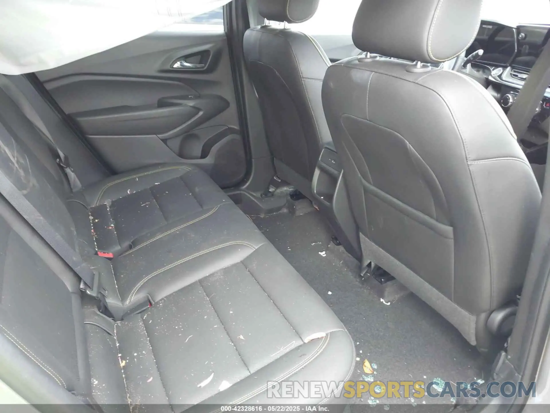 8 Photograph of a damaged car KL77LKEPXSC004790 CHEVROLET TRAX 2025