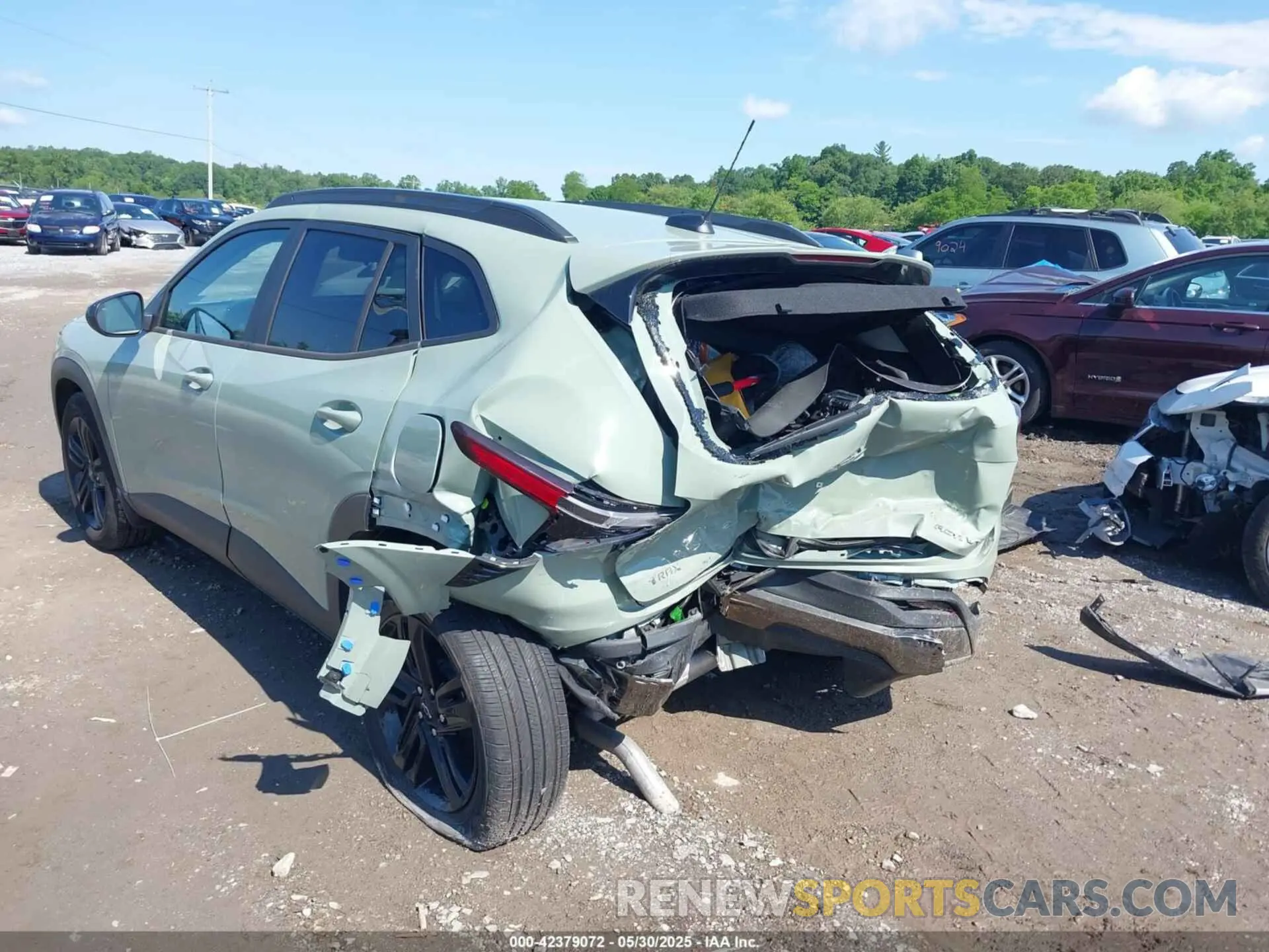 3 Photograph of a damaged car KL77LKEPXSC115632 CHEVROLET TRAX 2025