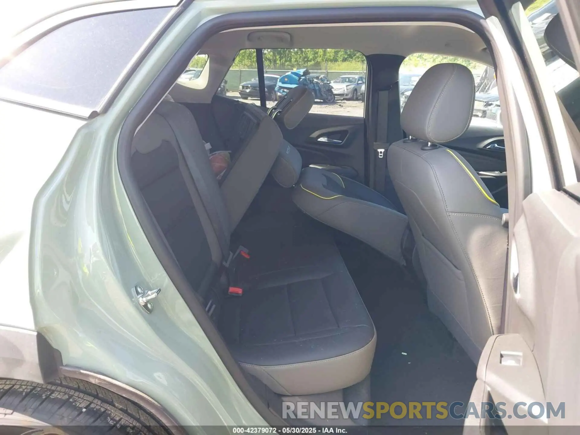 8 Photograph of a damaged car KL77LKEPXSC115632 CHEVROLET TRAX 2025