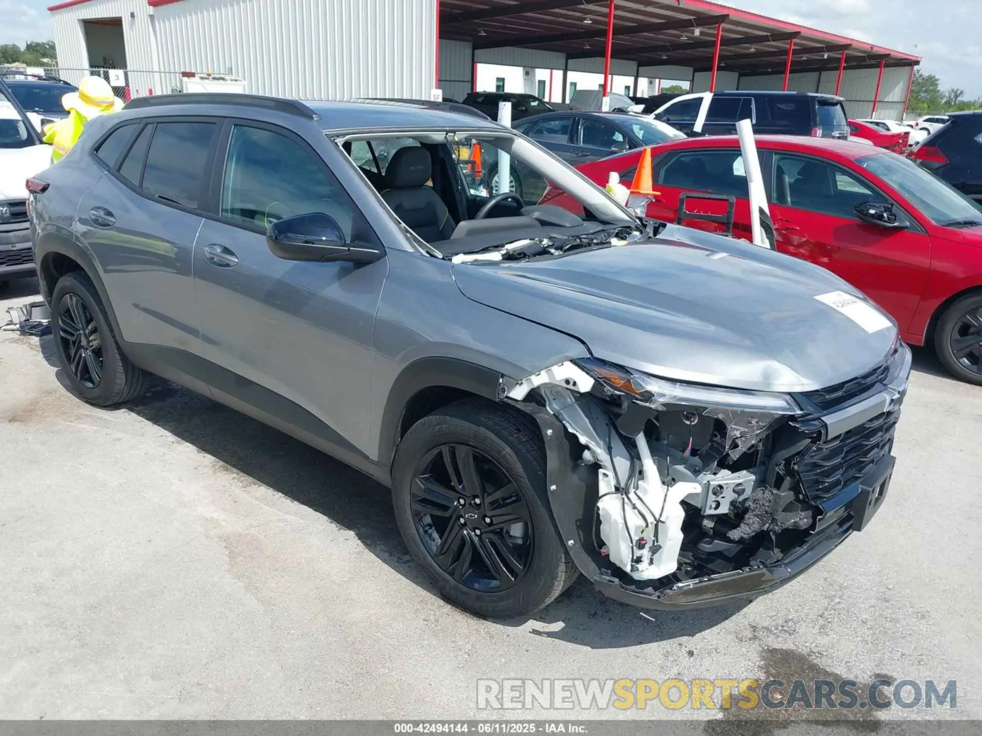 1 Photograph of a damaged car KL77LKEPXSC190167 CHEVROLET TRAX 2025