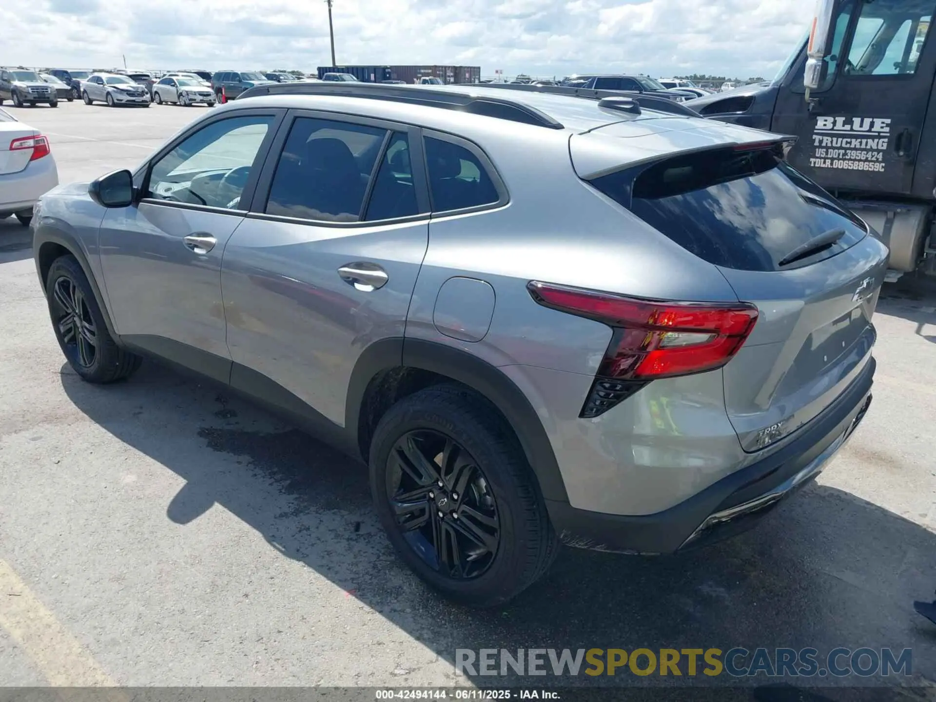 3 Photograph of a damaged car KL77LKEPXSC190167 CHEVROLET TRAX 2025