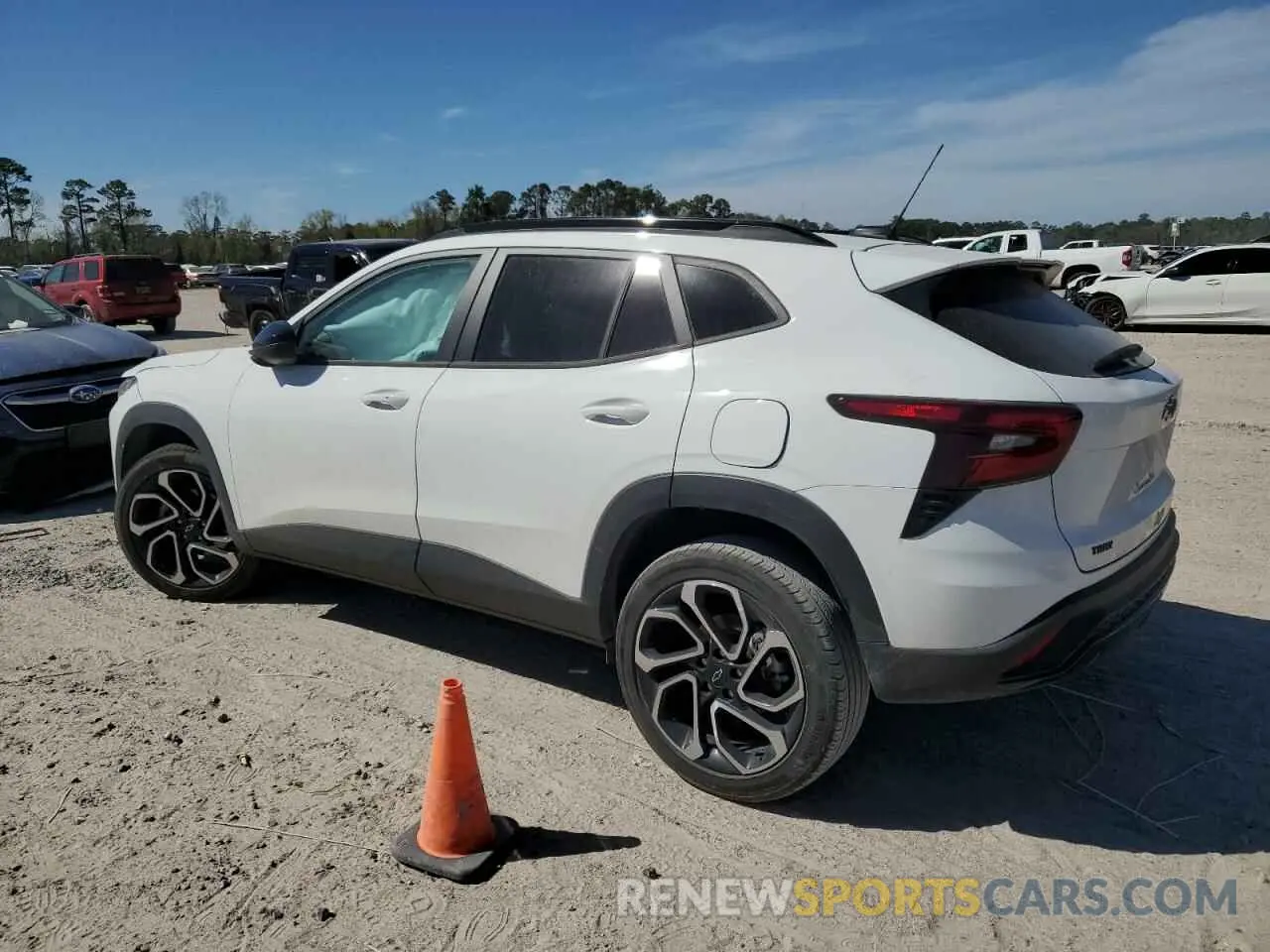 2 Photograph of a damaged car KL77LJE28RC019295 CHEVROLET TRAX 2RS 2024