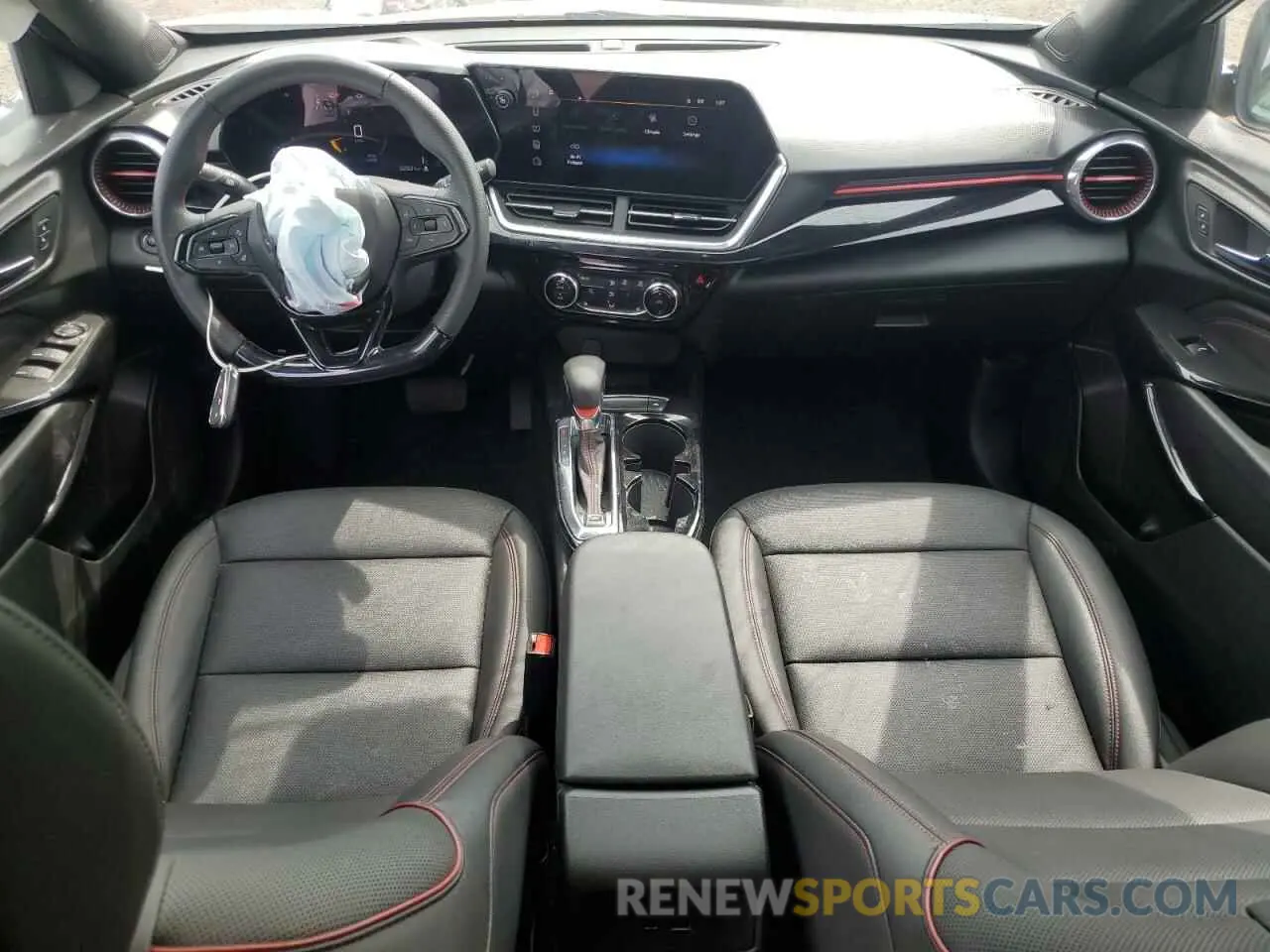 8 Photograph of a damaged car KL77LJE29RC221935 CHEVROLET TRAX 2RS 2024