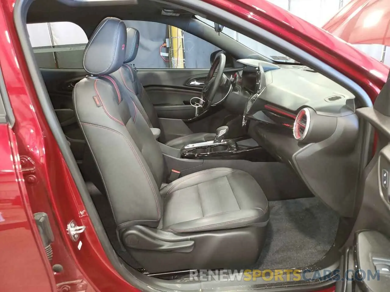 7 Photograph of a damaged car KL77LJE2XRC096654 CHEVROLET TRAX 2RS 2024
